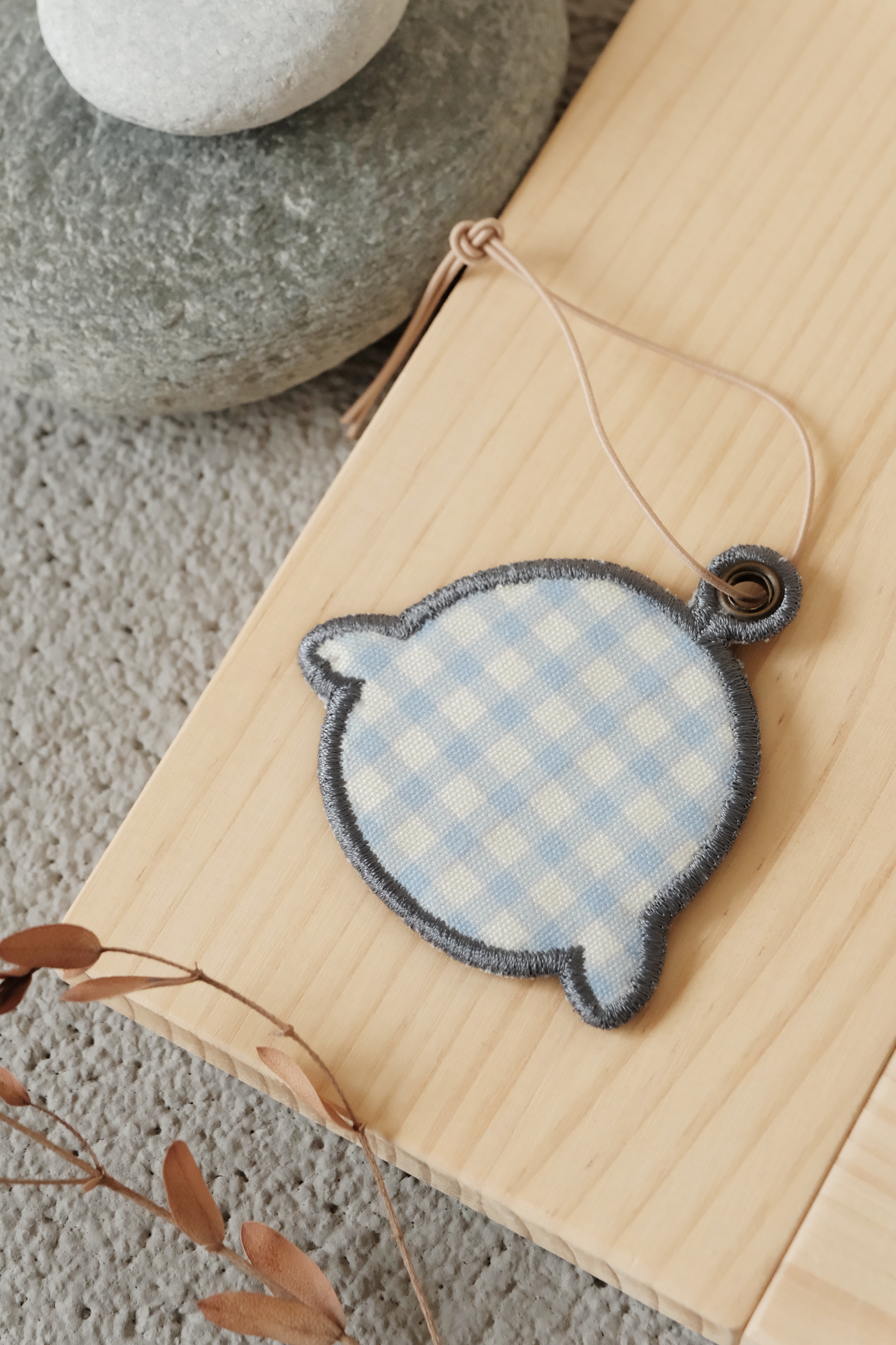 Hi Y.P store-迷你刺繡吊牌-獨家設計-企鵝