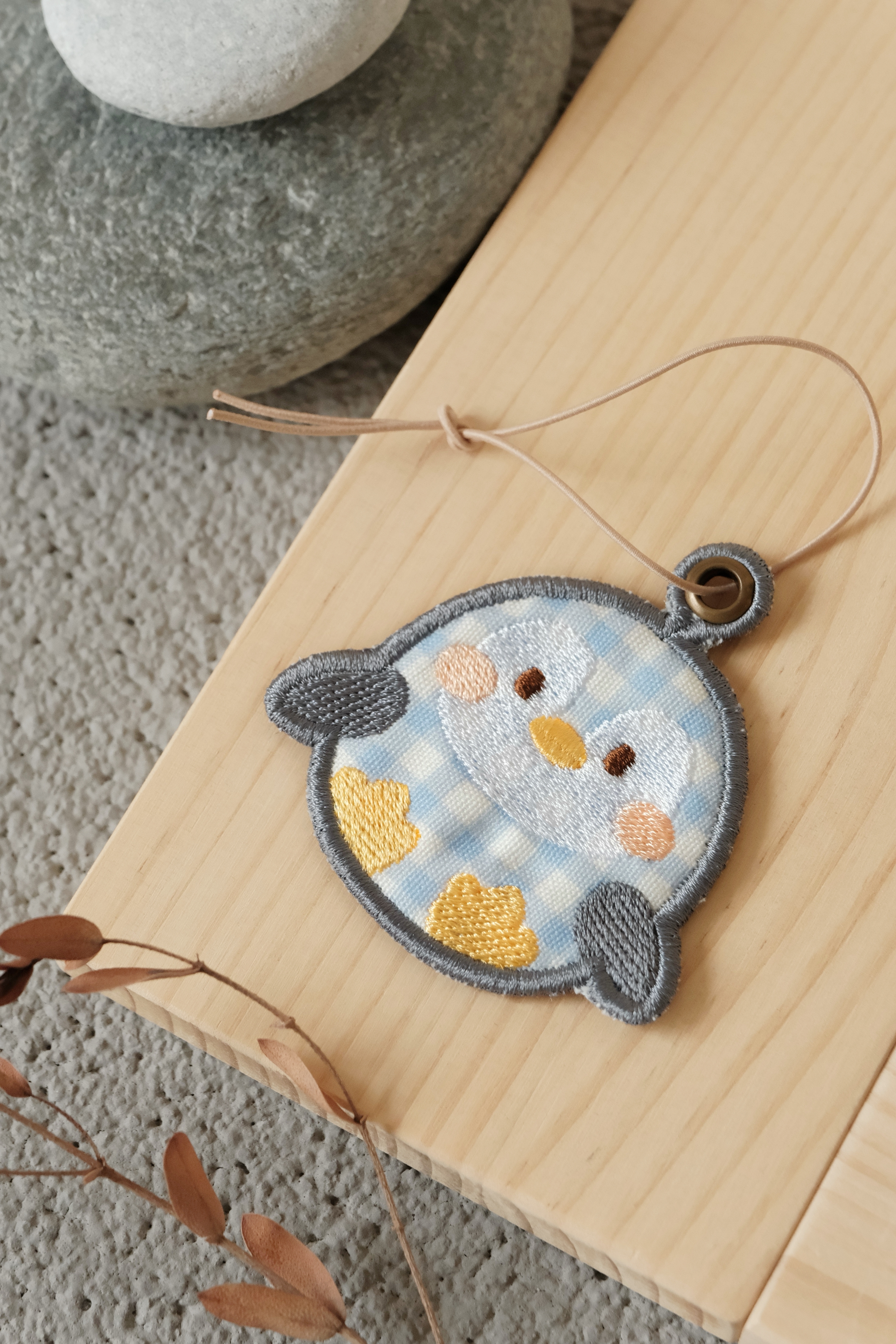 Hi Y.P store-迷你刺繡吊牌-獨家設計-企鵝