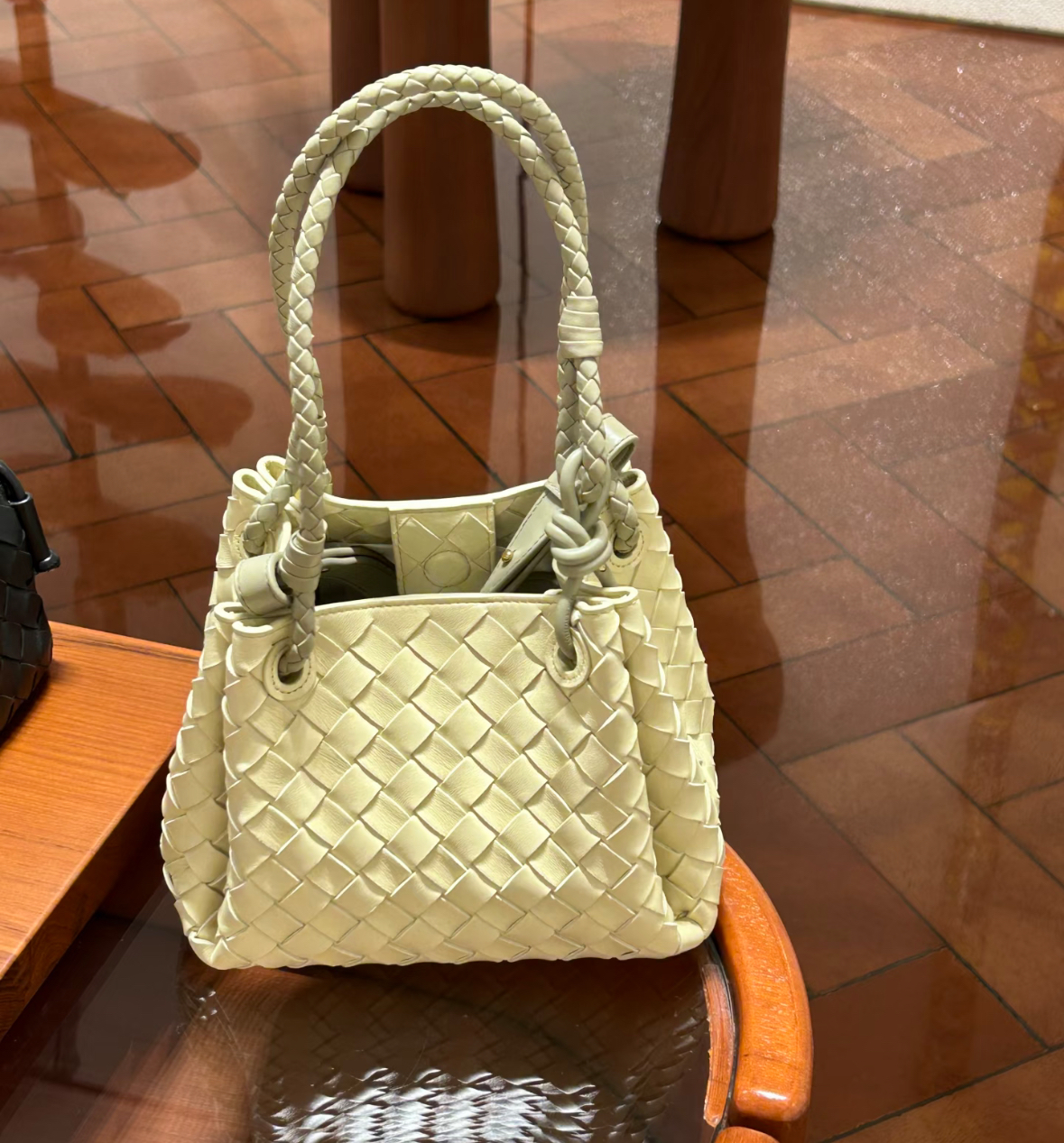 Bottega Veneta bv Small Parachute Sour travertine  經典編織立體單肩袋