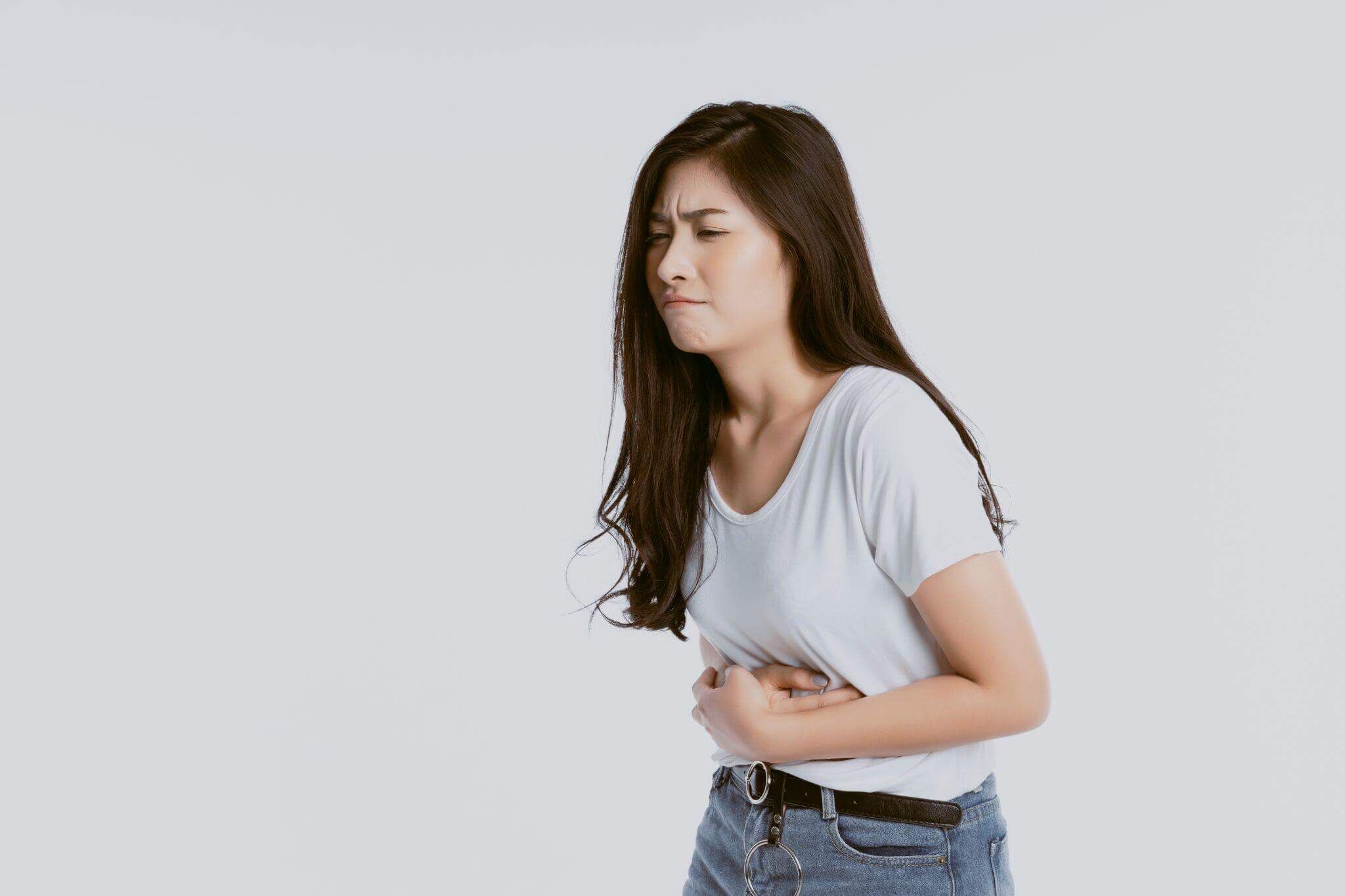 乳清蛋白副作用：乳糖不耐患者可能出現拉肚子、脹氣等症狀