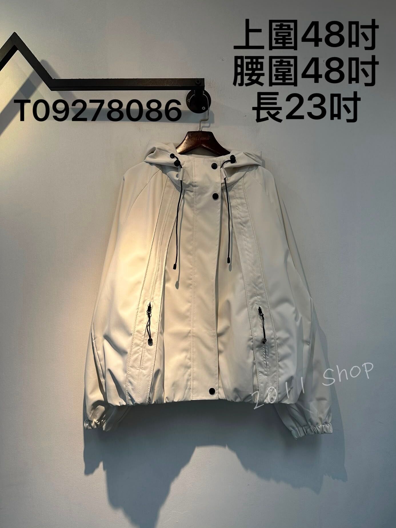 風褸料防風抽繩拉鍊外套  上圍48吋 腰圍48吋 長23吋  T09278086