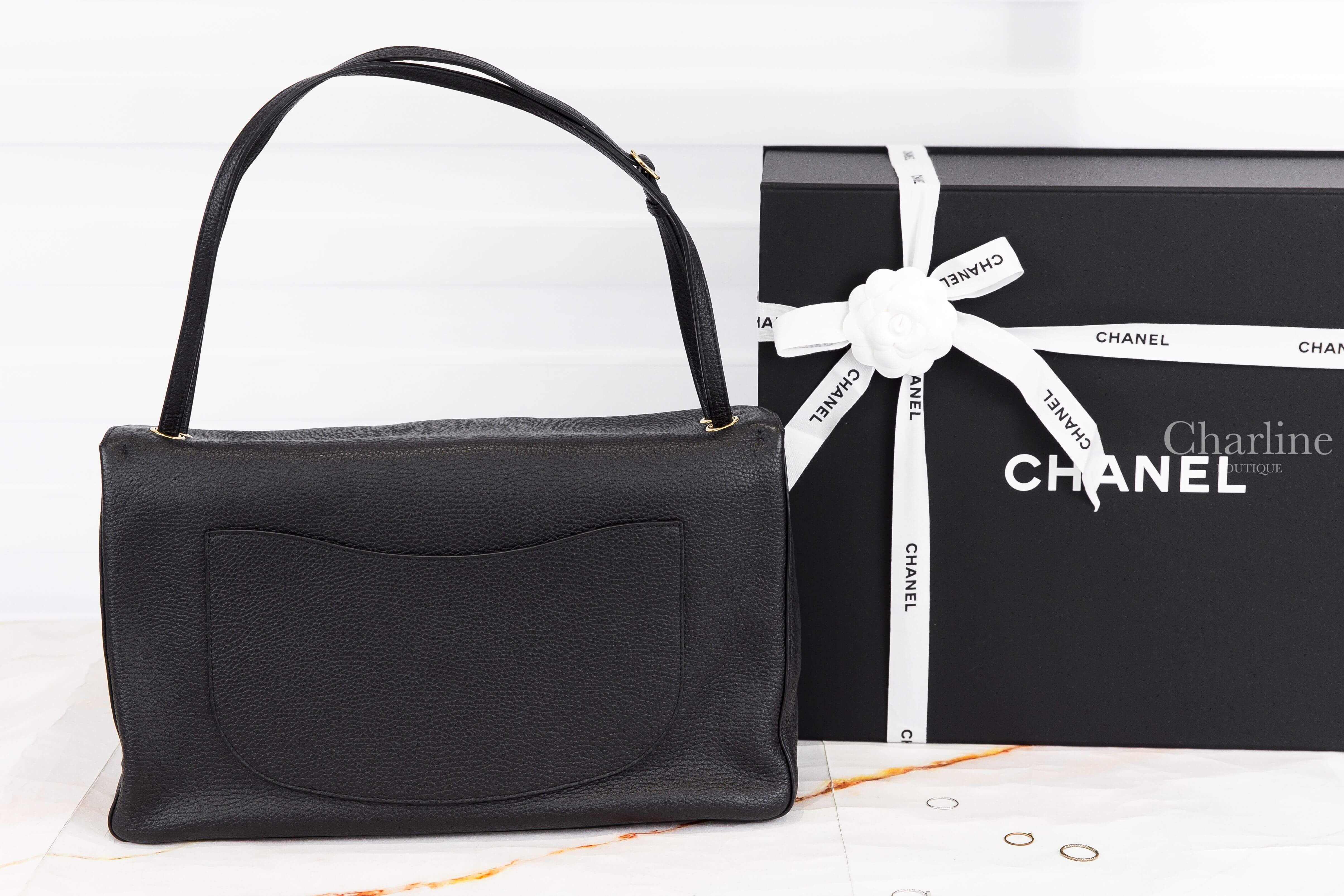 Chanel Maxi Flap Bag 黑色金CC特大型38.5cm荔枝小牛皮酒紅色內裡手提肩背包-Charline Boutique 精品代購