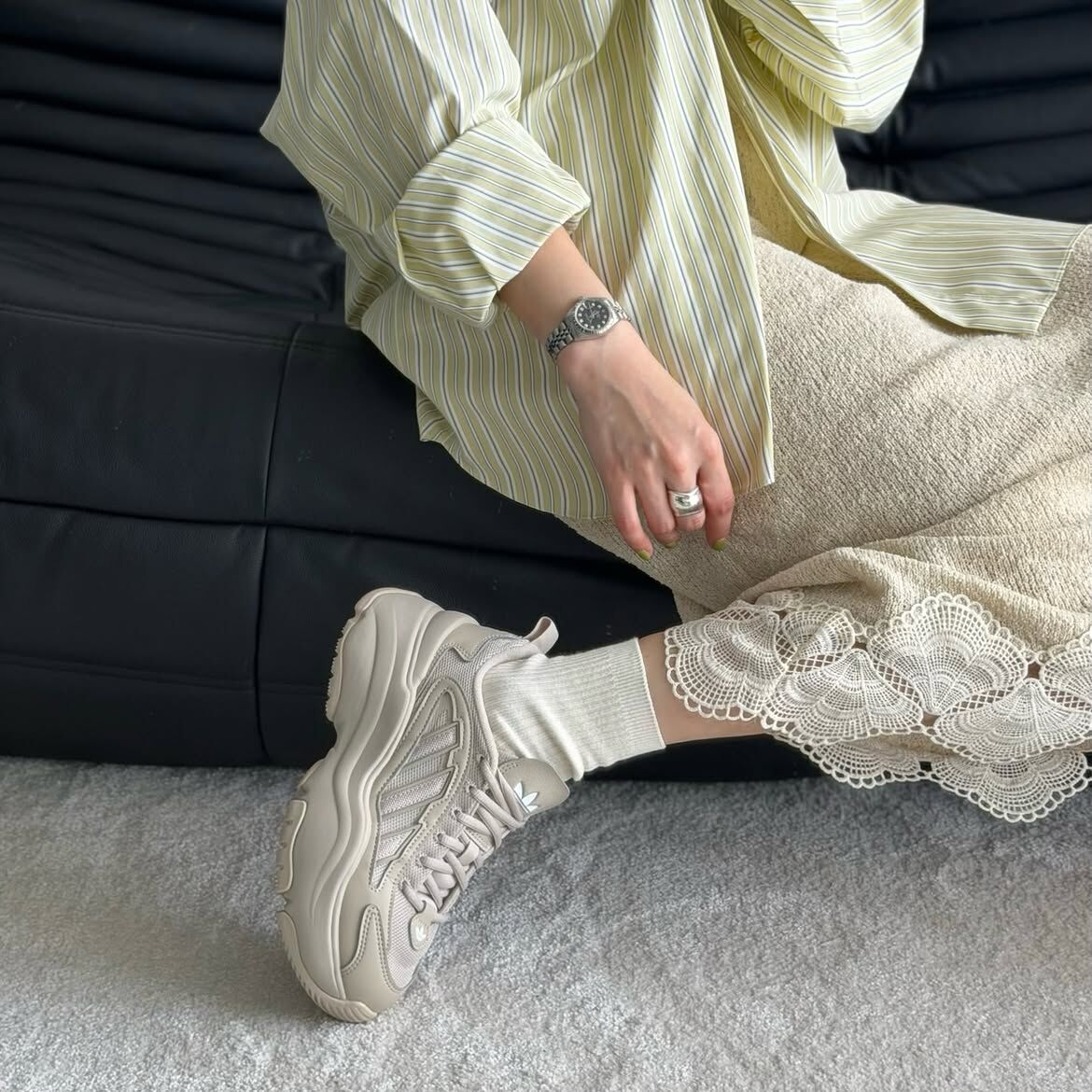 ADIDAS ORIGINALS OZGAIA 奶茶灰 米灰 厚底 增高6公分 女鞋 IG6050 / 預購