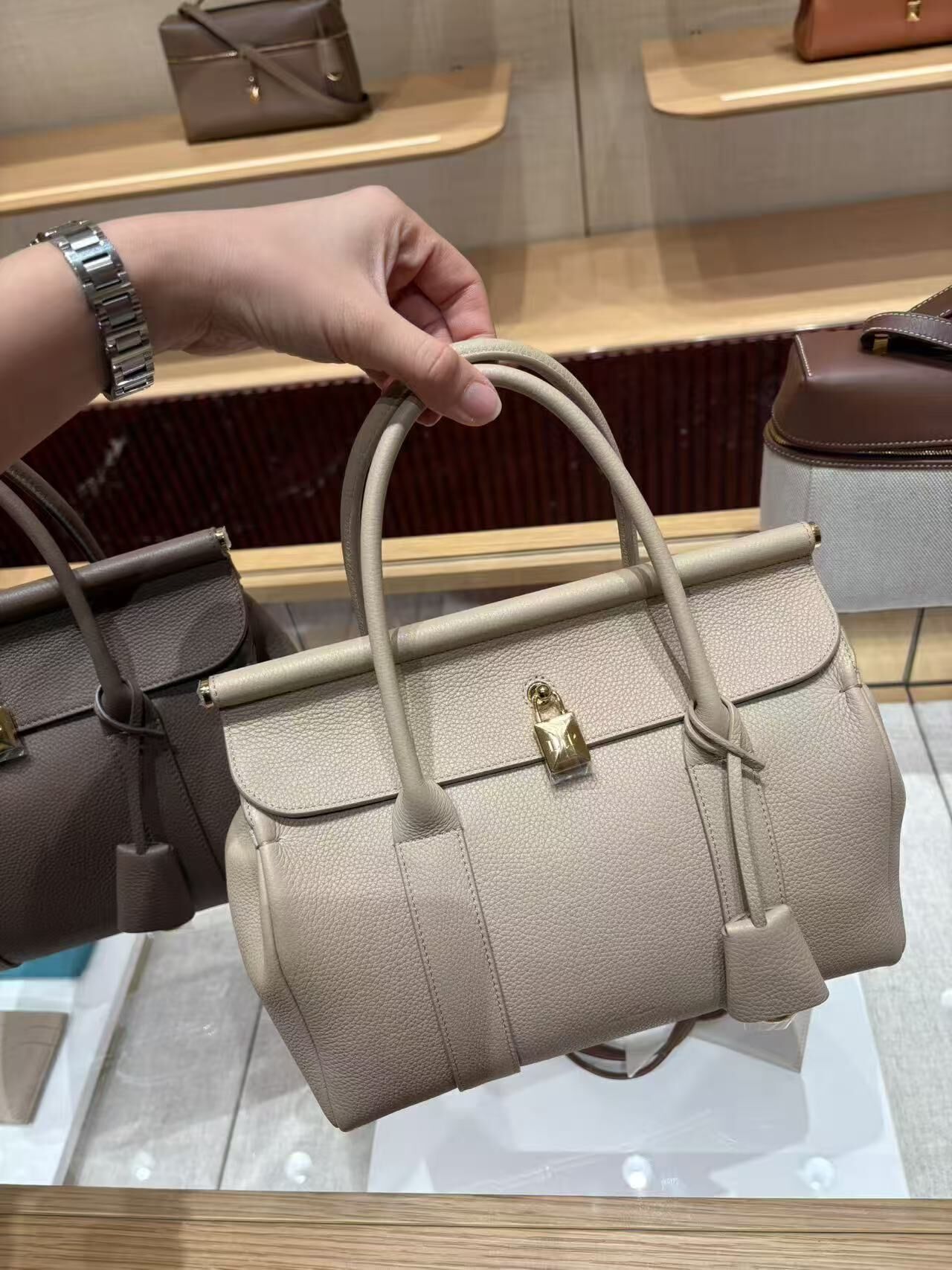 Loro Piana LP Loom L25 小牛皮 手袋 飯盒袋 杏仁色