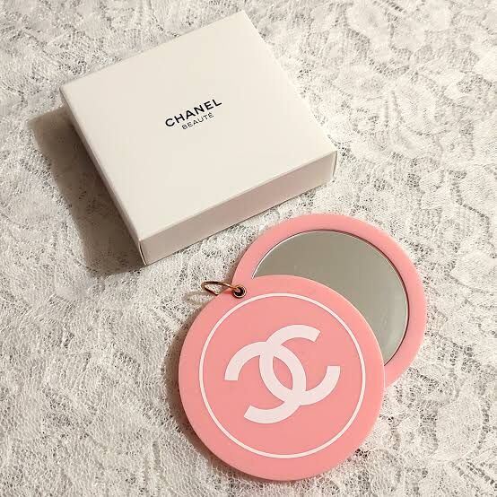 Chanel Beauty 活動限量贈品粉紅色雙 C 圓形手持鏡