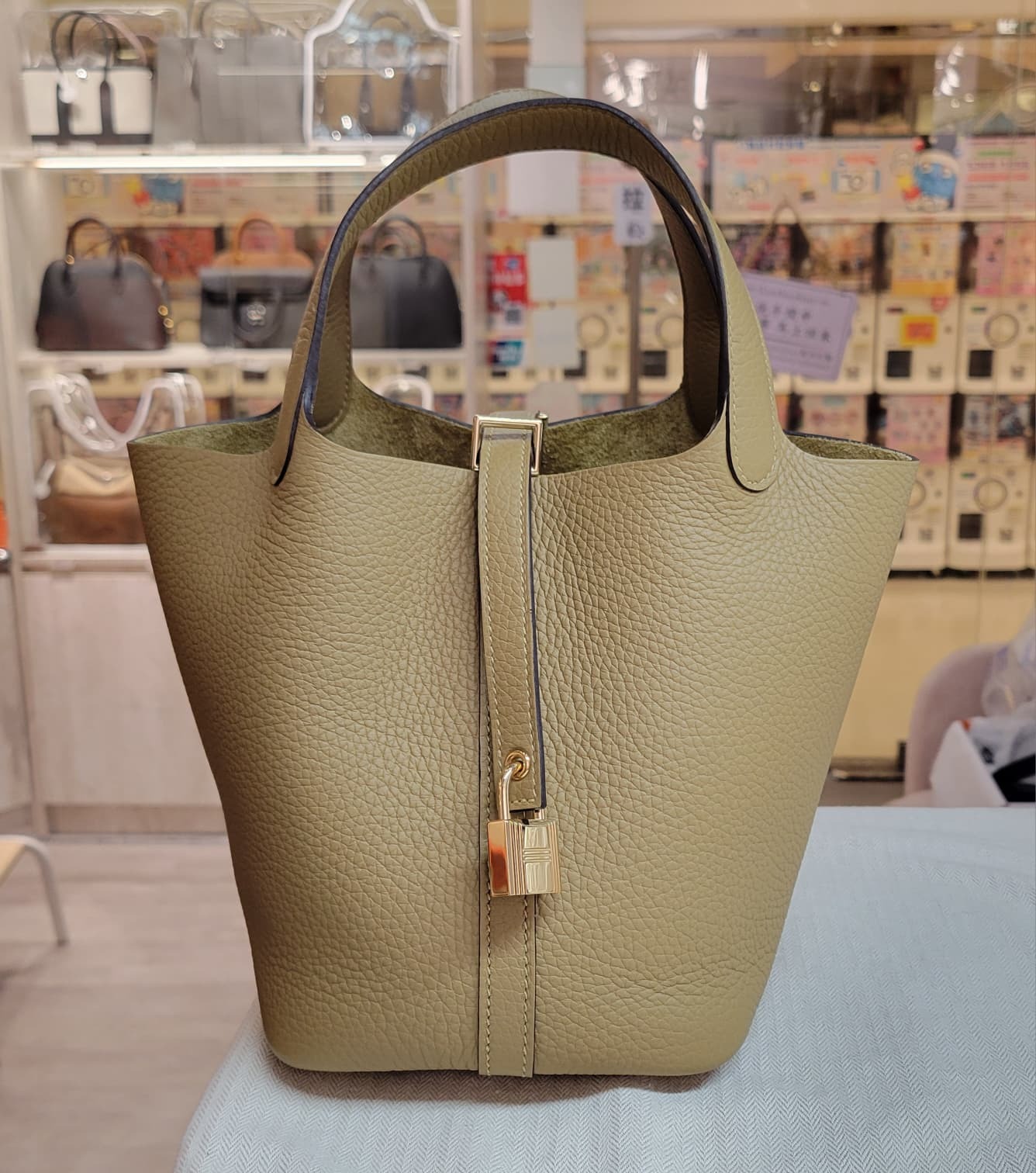 HERMES PICOTIN 18 DUNE CP 沙丘色淡金扣