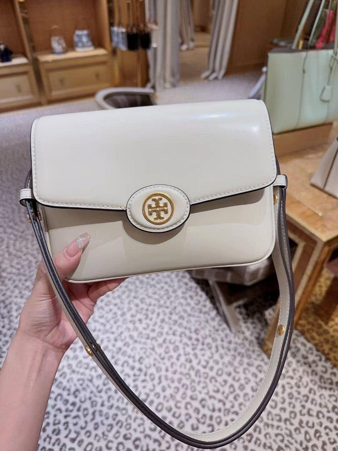 【預購】Tory Burch H0814111 Robinson 皮革肩背包 (白色)