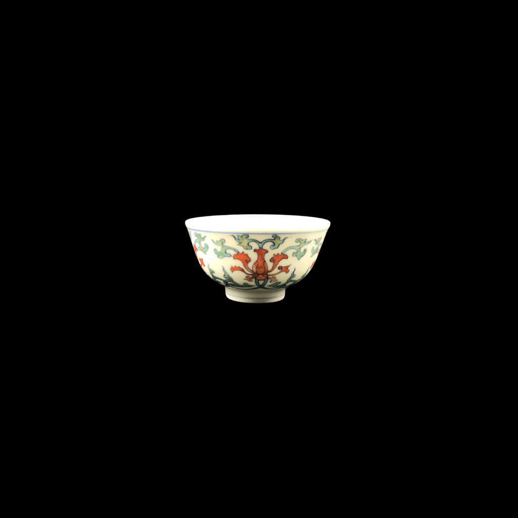 "大明成化年製"白瓷彩繪碗