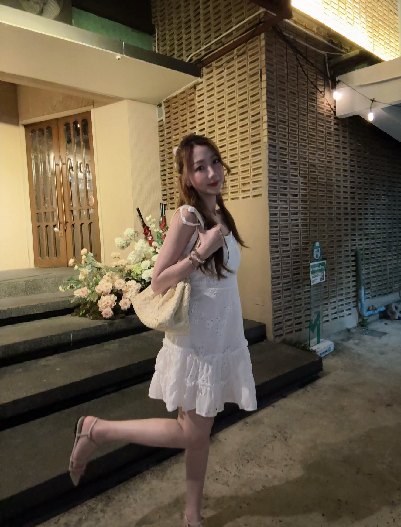 MADE IN THAILAND🇳🇱 THE WHITE FLORAL CROCHET BABYDOLL DRESS 260814