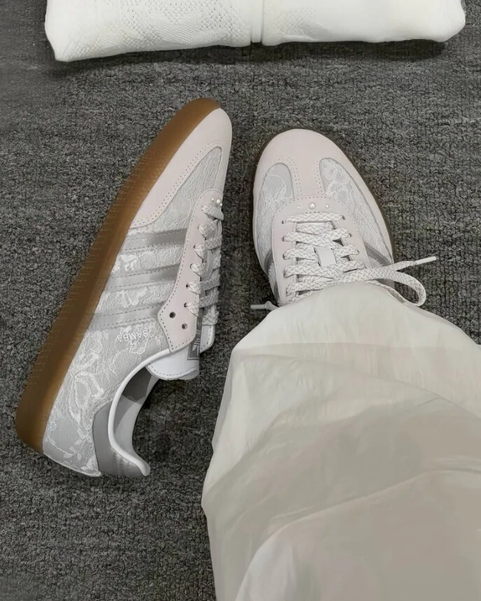 【預購】ADIDAS SAMBA OG 蕾絲 灰銀 灰白 淺灰 焦糖底  女鞋 KH7841
