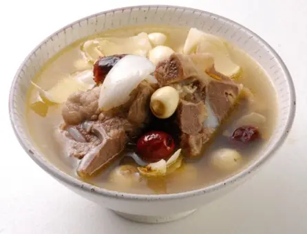 蓮子淮山燉豬腱湯品圖