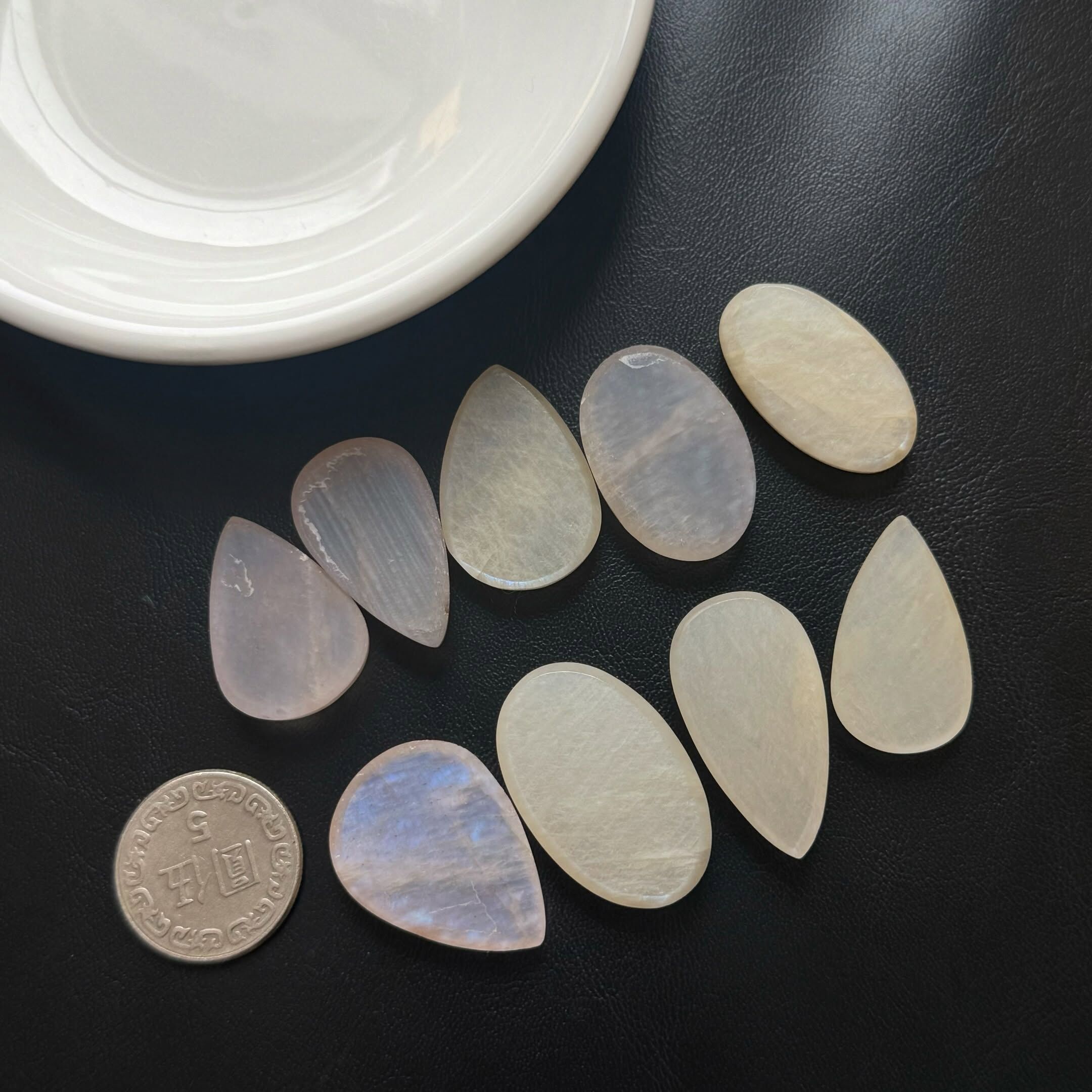 [原石] 非洲月光石 水晶蛋面 水晶墜面 約 30x16x5mm