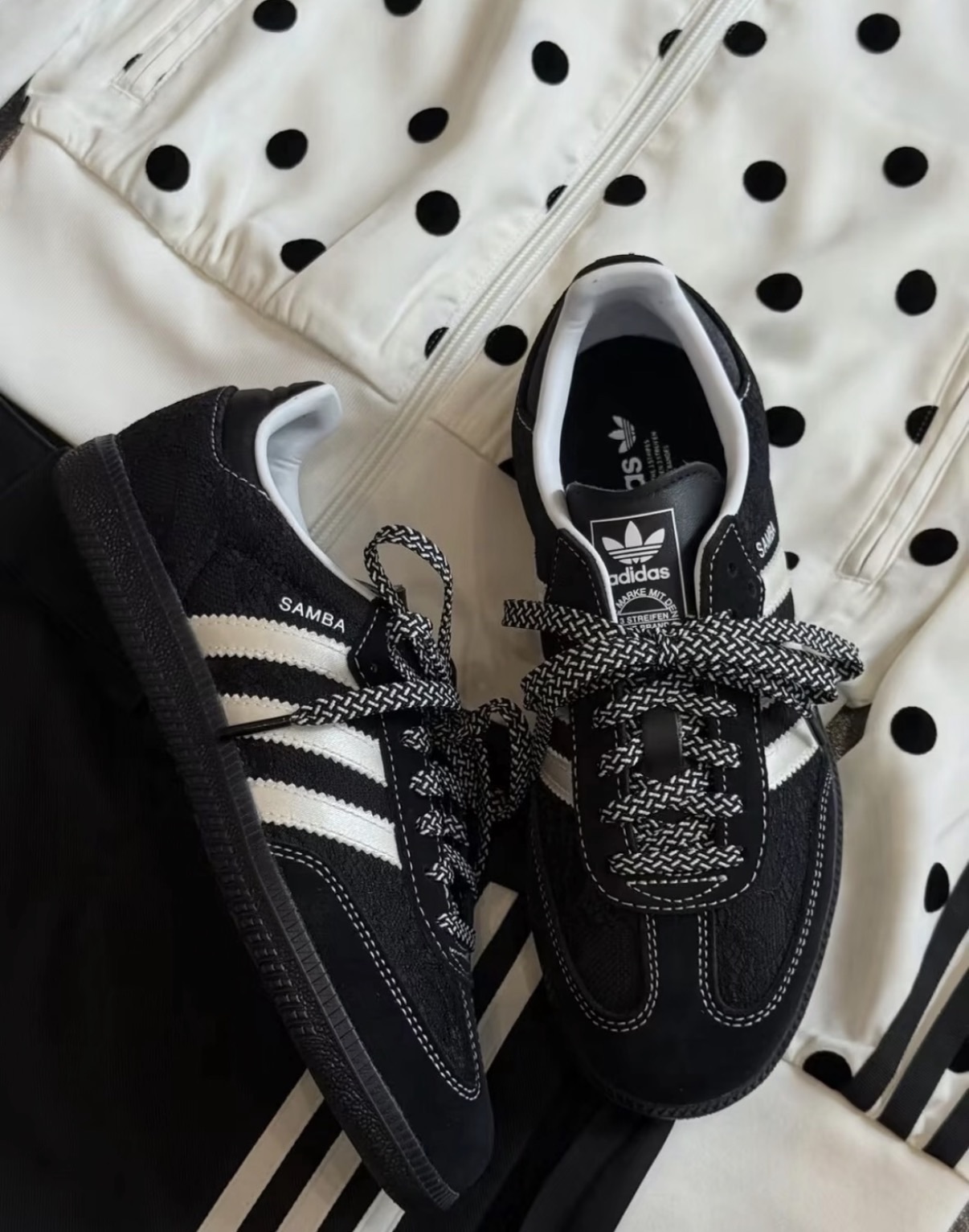 <今年不能沒有的蕾絲元素✨>Adidas Originals SAMBA OG 韓系蕾絲德訓鞋 黑白