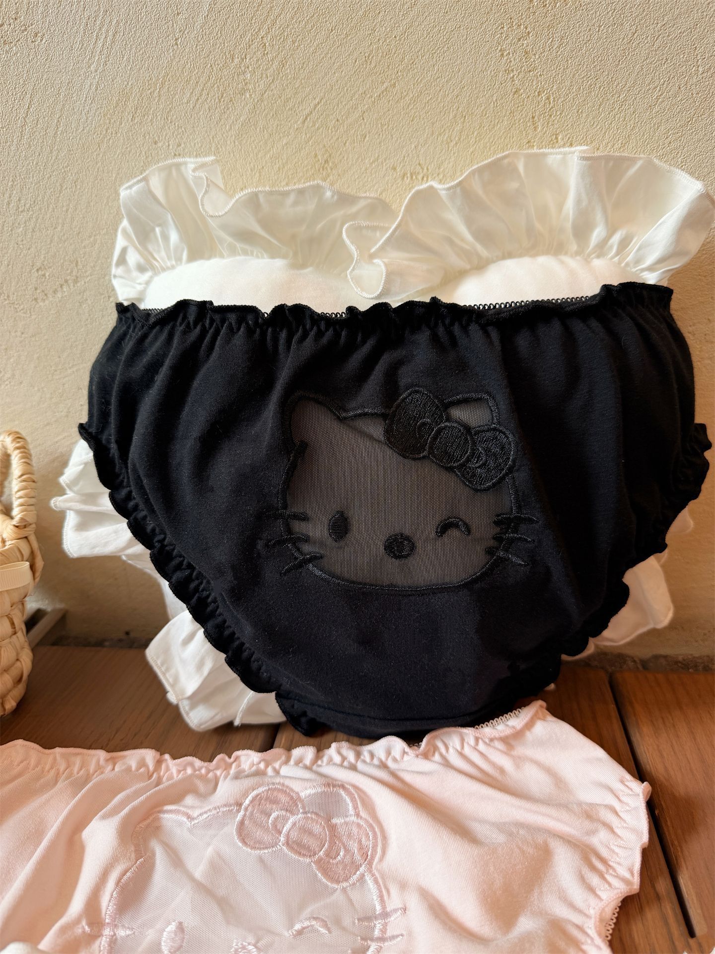 【Hello Kitty】刺繡可愛內褲