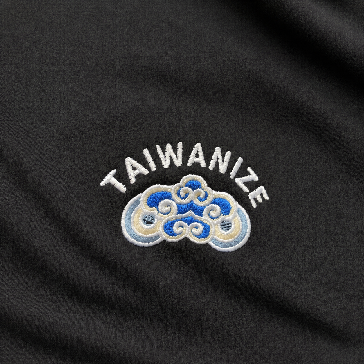 TAIWANIZE ECOLIZE 海水江崖黑色款刺繡細節