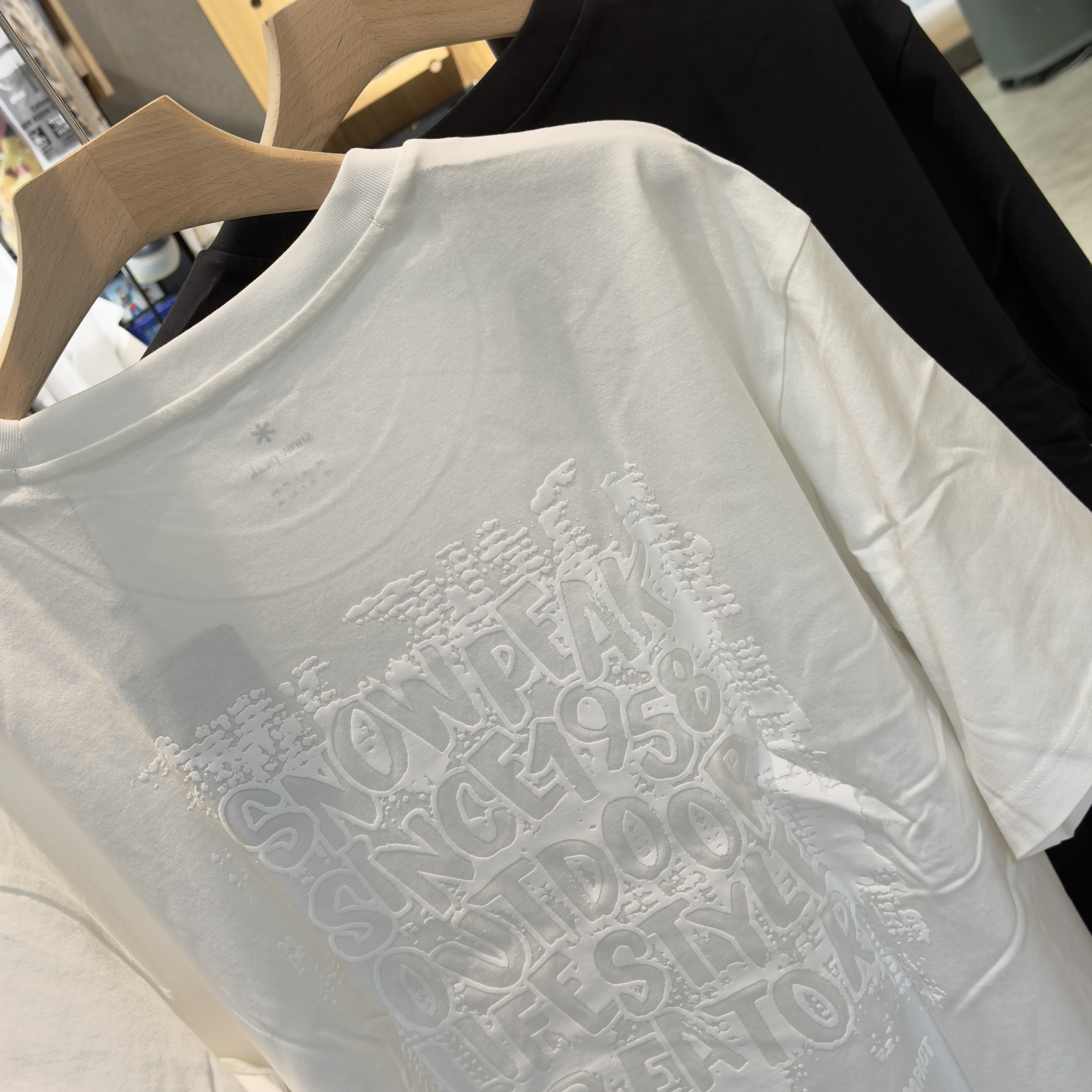 【零碼折扣】Snow Peak Cotton Foaming Lettering Short Sleeve T-shirt 立體 泡泡文字 短tee S25MMFTS58