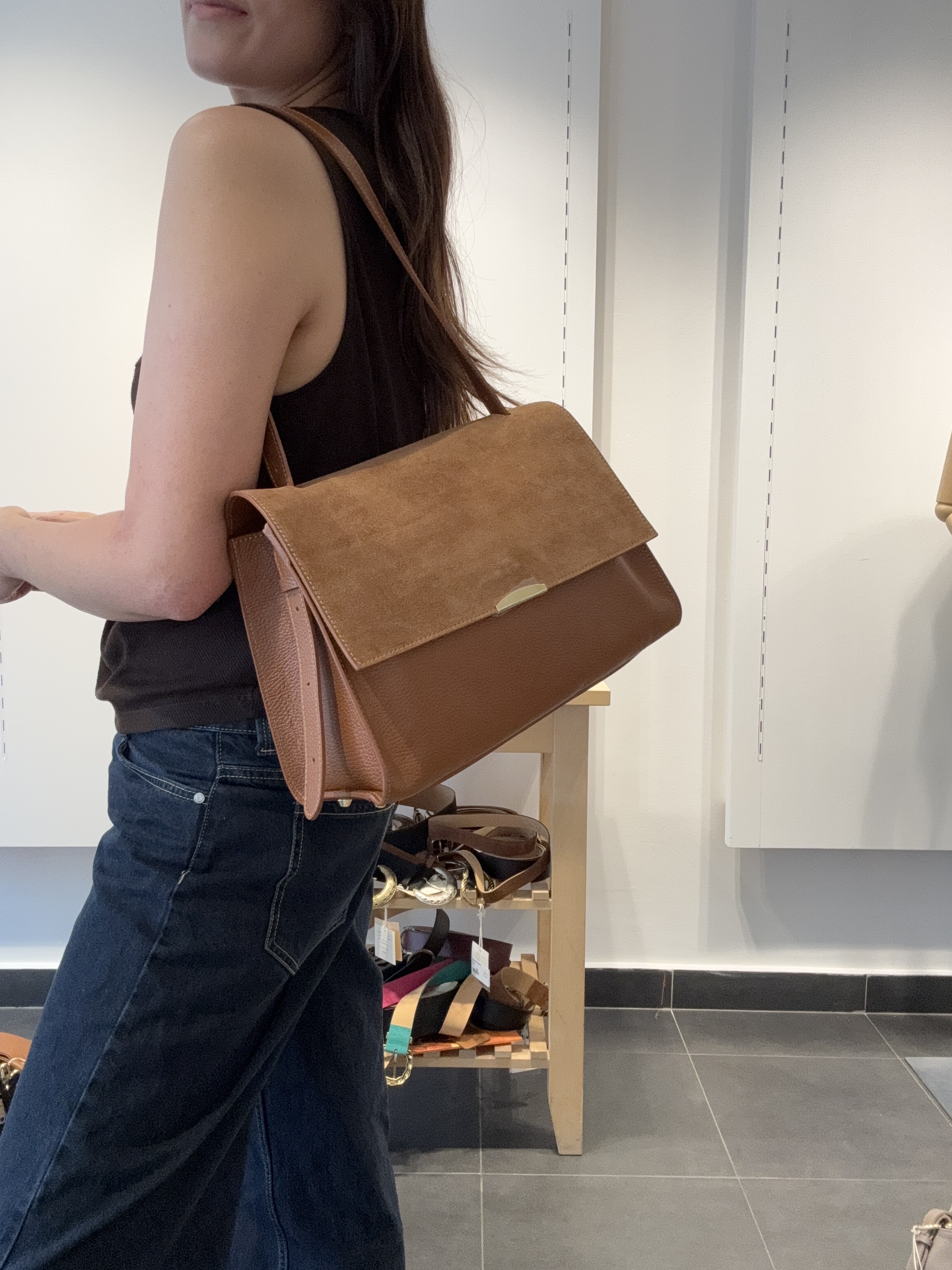 Cherry Paris Leather ANDRÉA SUÈDE 4239 - Camel 焦糖色