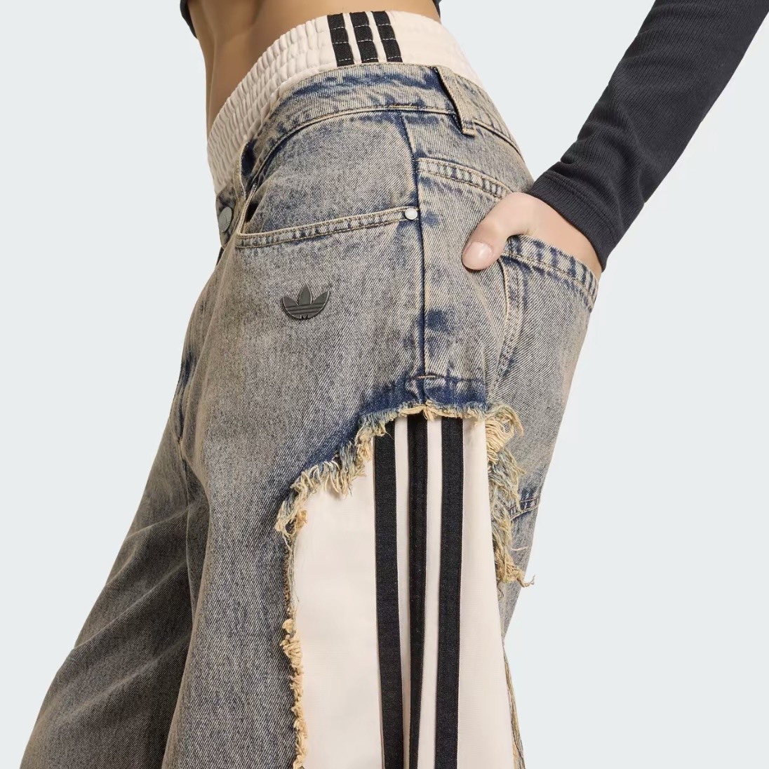 【代購】adidas Originals ADILENIUM 5.0 Deconstructed Joggers 寬鬆解構牛仔褲 女款