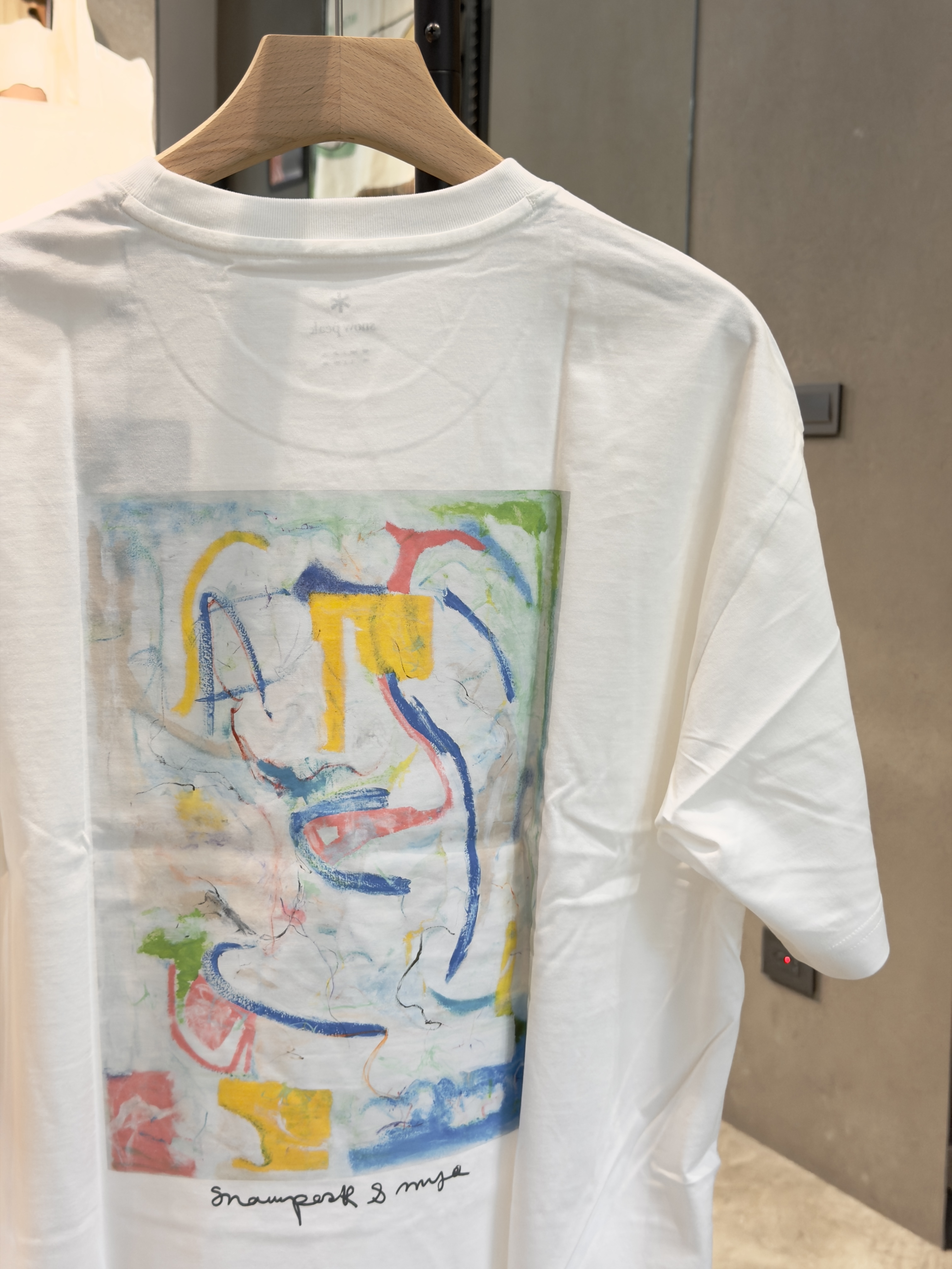 【零碼折扣】Snow Peak Graphic Short Sleeve T-shirts 胸前草寫文字聯名塗鴉短tee S24MUFTS77
