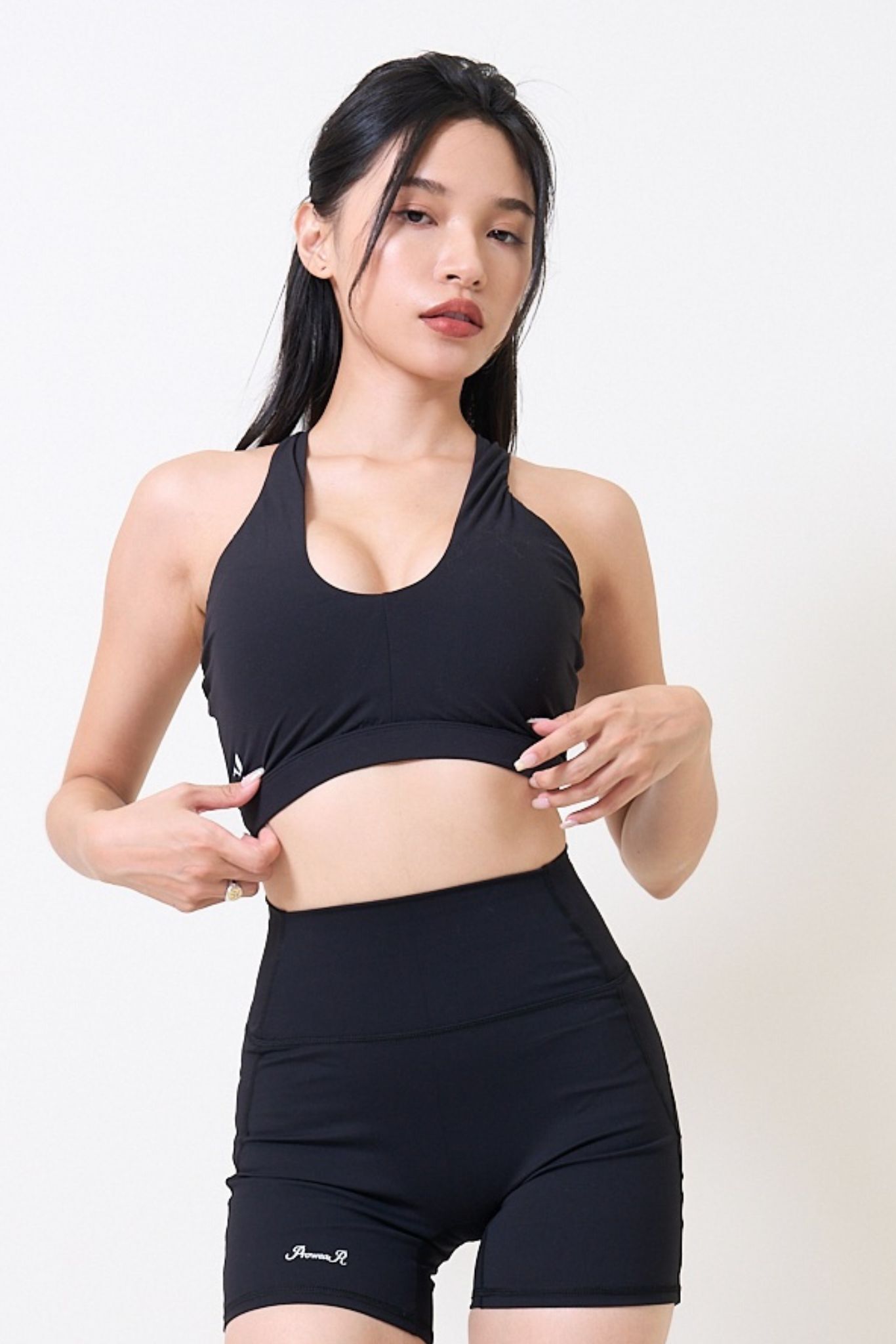 前交叉美背運動內衣-深黑