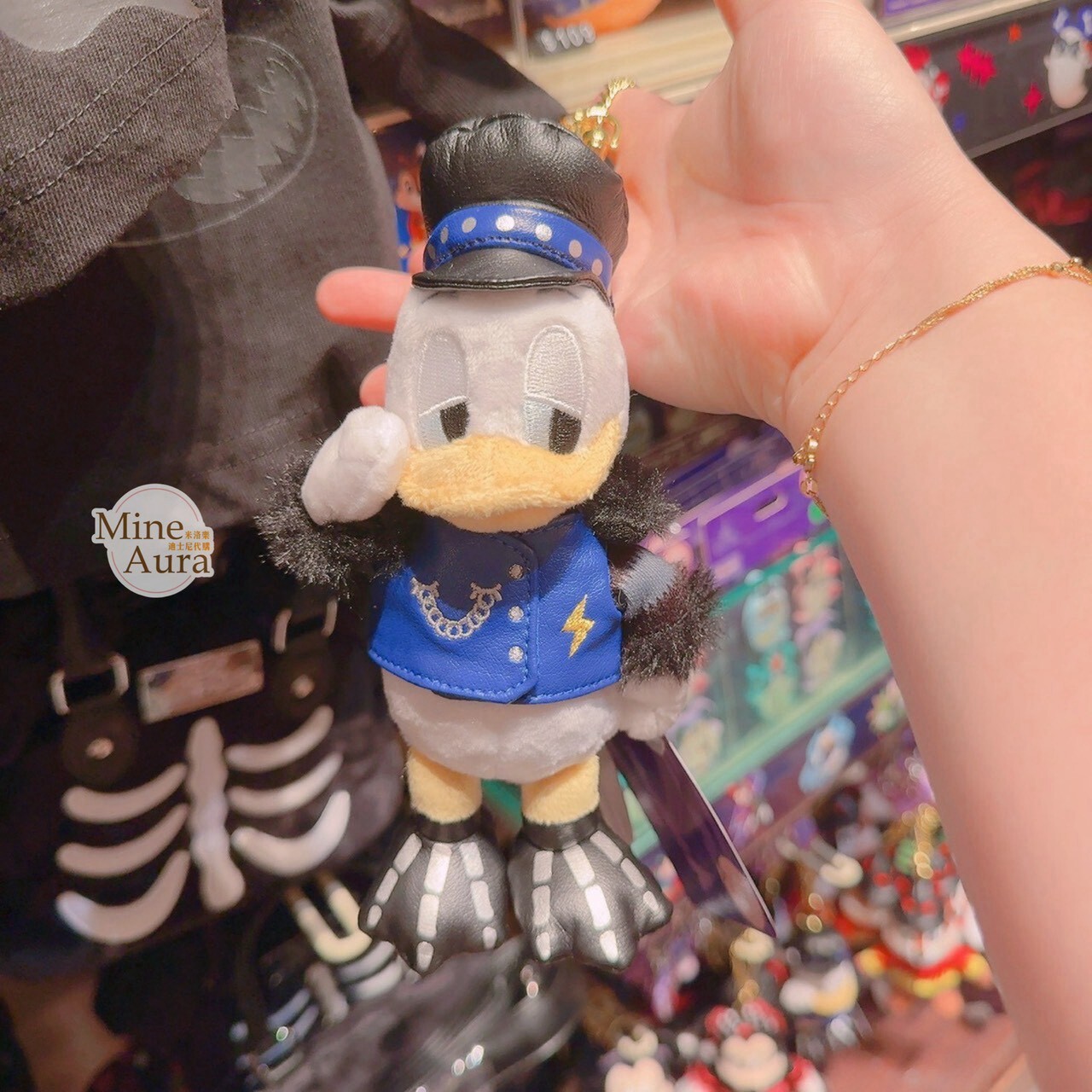 2026 萬聖節限定 米奇 Mickey 與好友們 鬼馬搖滾樂隊系列 唐老鴨 Donald 造型 絨毛 吊飾 鑰匙圈 -香港迪士尼樂園