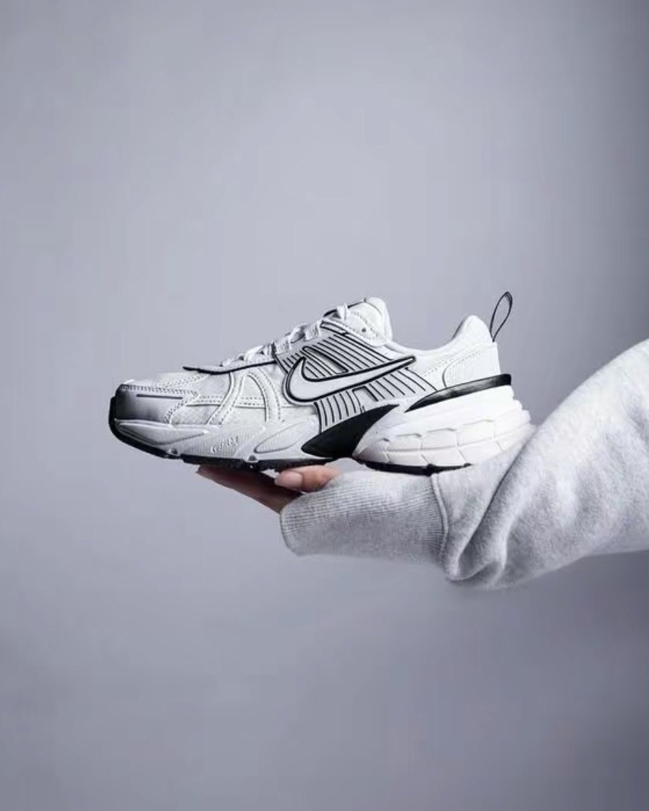 (預訂) Nike V2K Run - White Black Panda