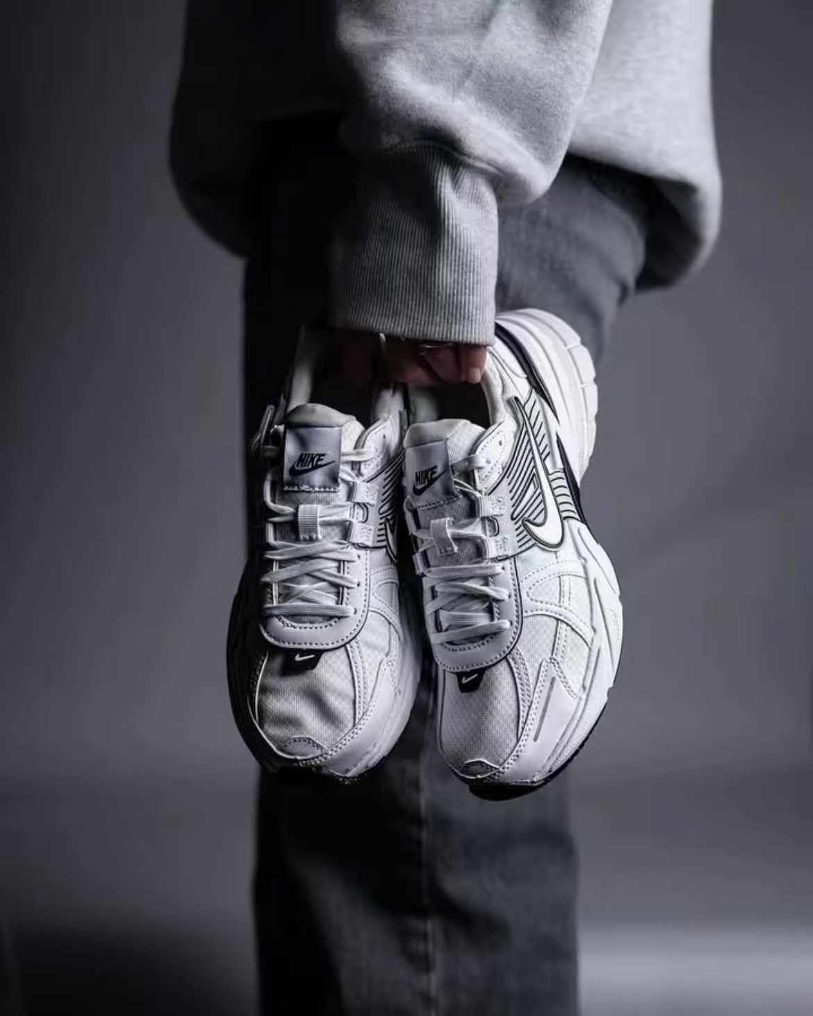 (預訂) Nike V2K Run - White Black Panda