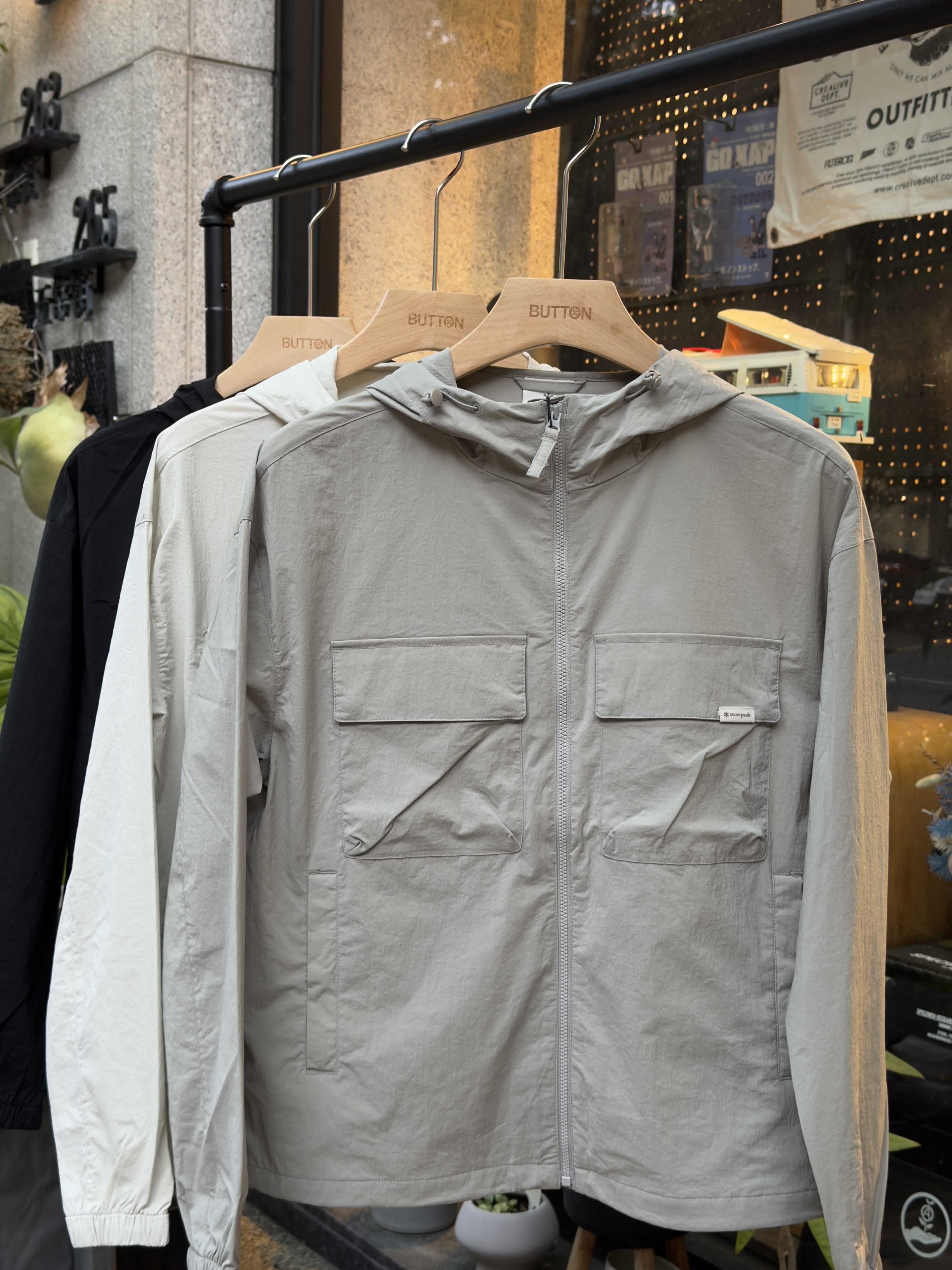 【零碼折扣】Snow Peak Root Women Pocket Windbreaker 女款胸前口袋 防風 薄外套 S25MWRWB61
