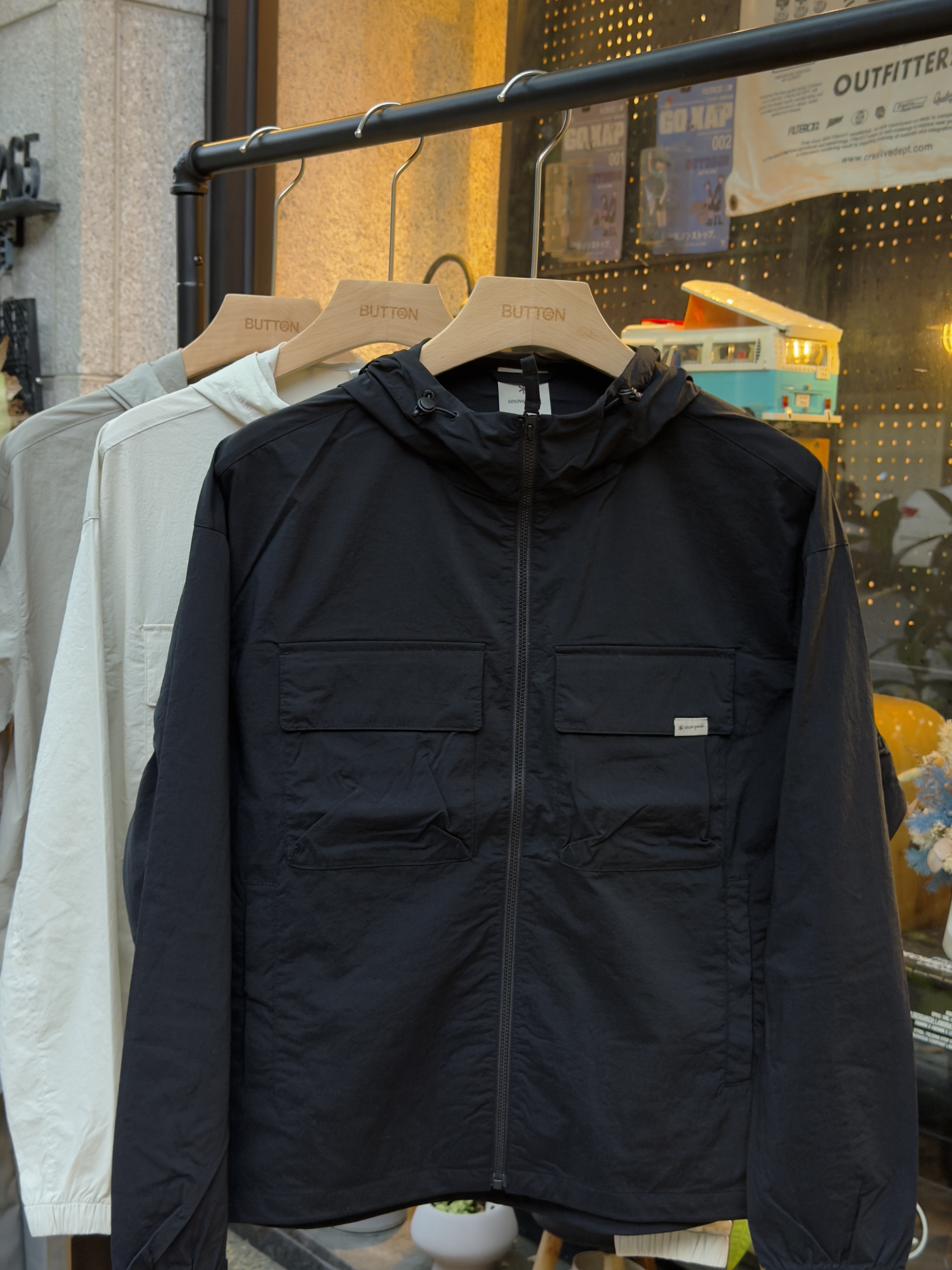 【零碼折扣】Snow Peak Root Women Pocket Windbreaker 女款胸前口袋 防風 薄外套 S25MWRWB61