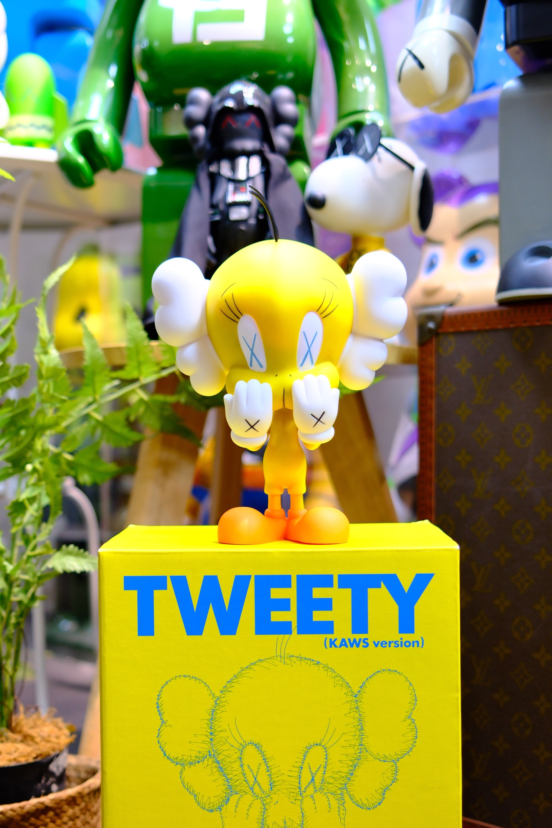 ⭐️Pre-Ownwd🥇In Stock🥇KAWS Tweety Vinyl Figure Yellow