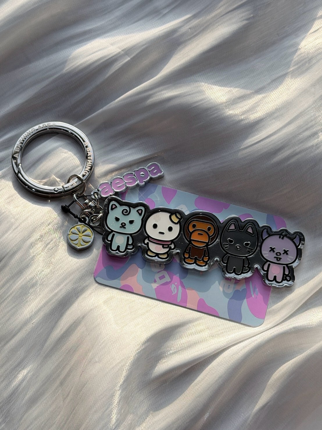BAPE × aespa 超限量聯名 金屬吊飾 鑰匙圈