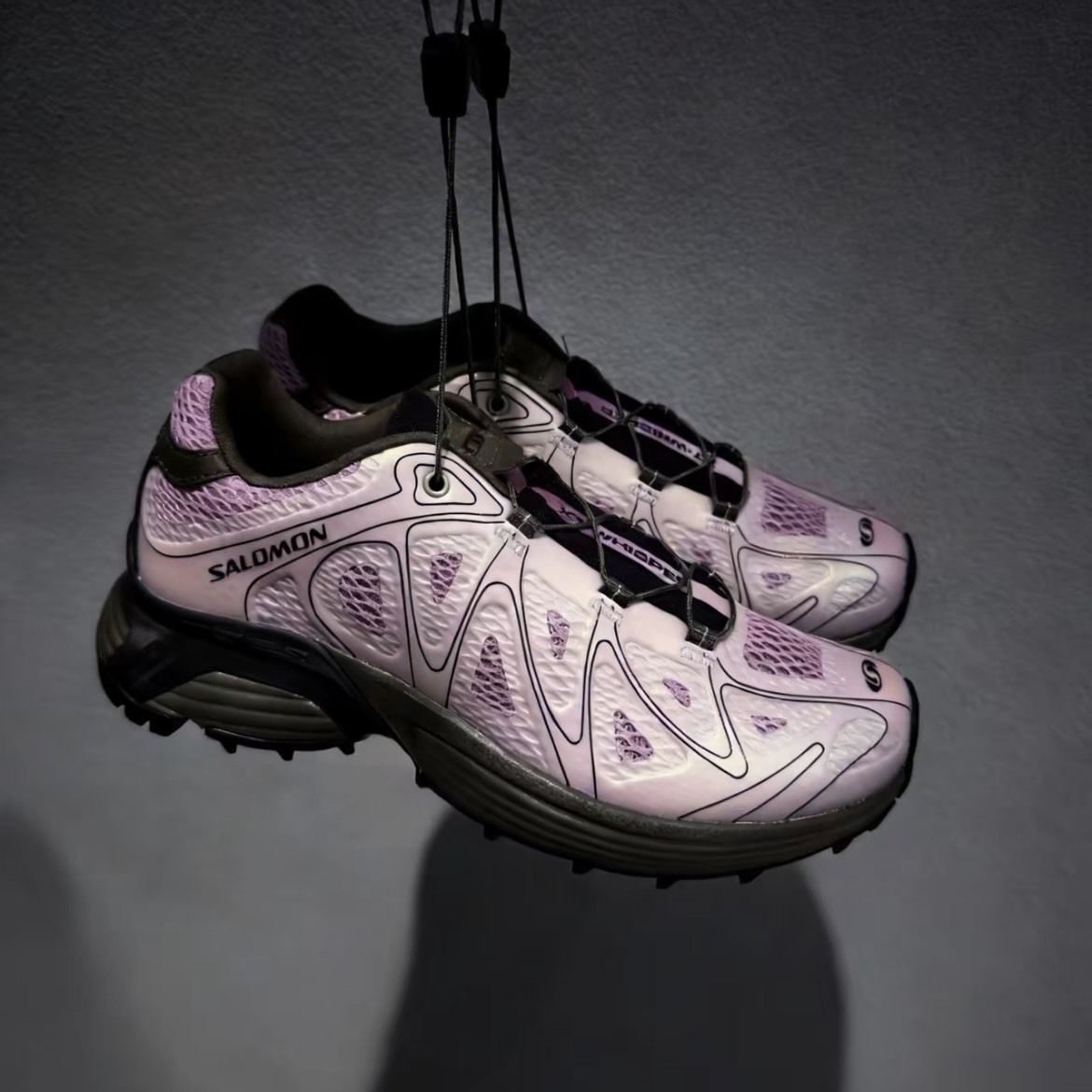 【代購】SALOMON XT-WHISPER VOID 戶外機能越野跑鞋 男女同款 黎明粉