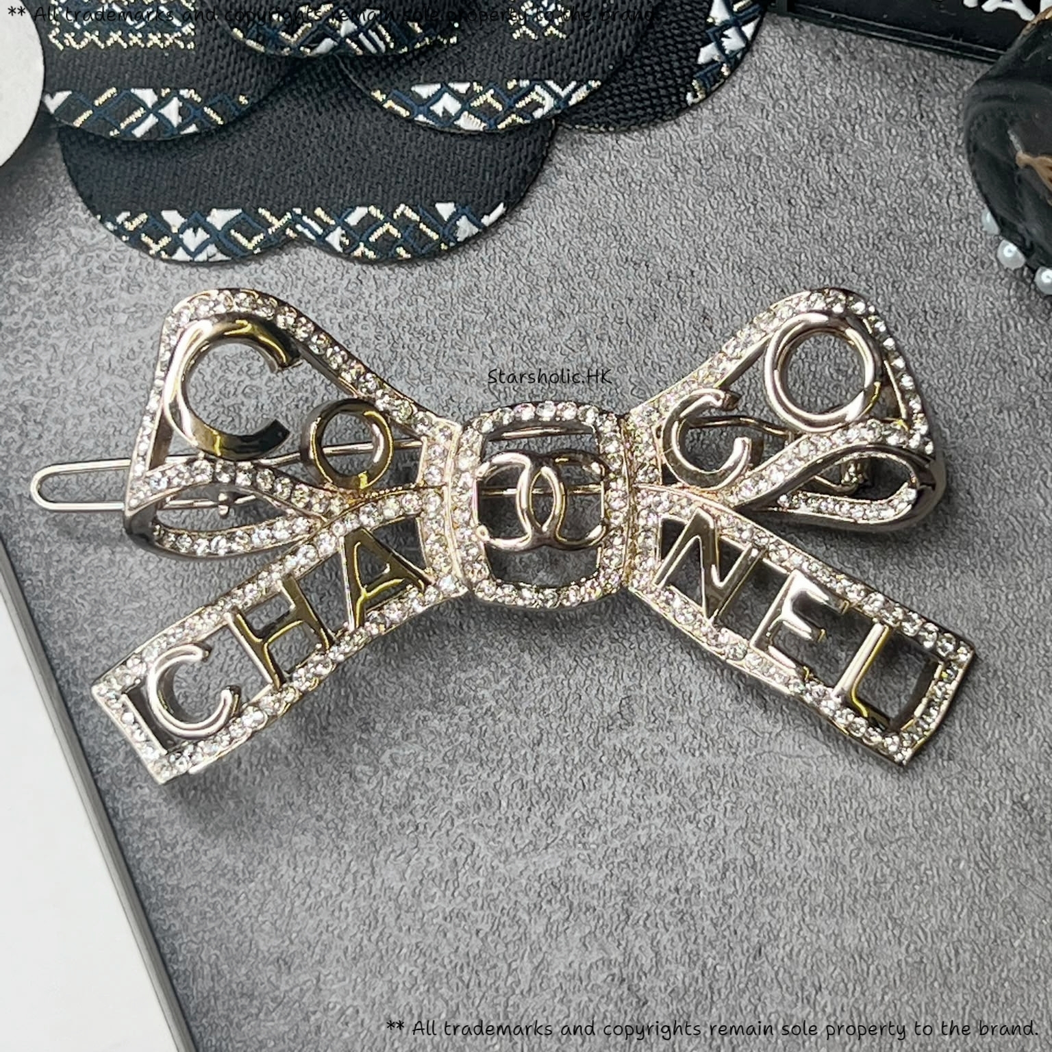 CHANEL 閃石蝴蝶髮夾