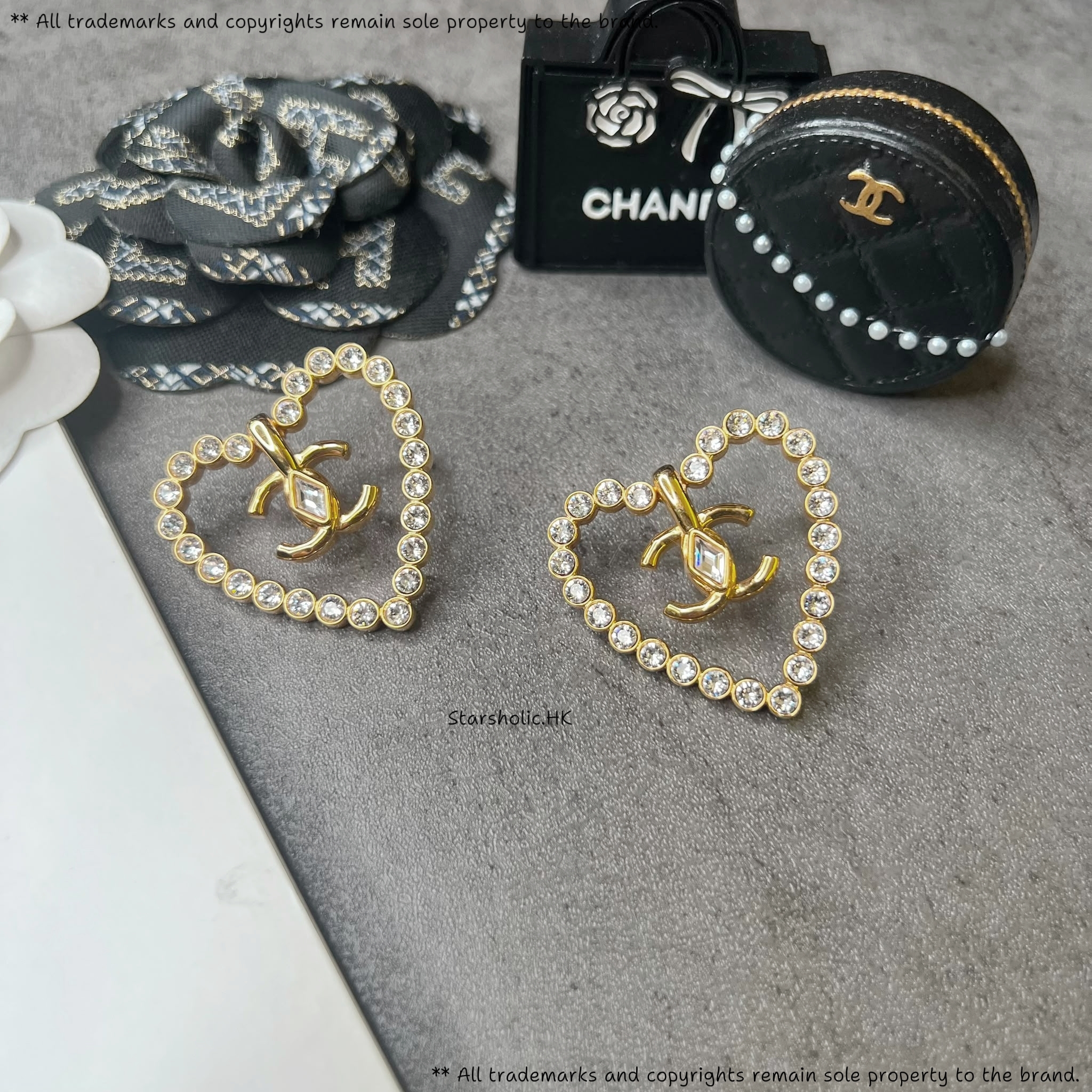 CHANEL 大心心閃石 CC Logo Earrings
