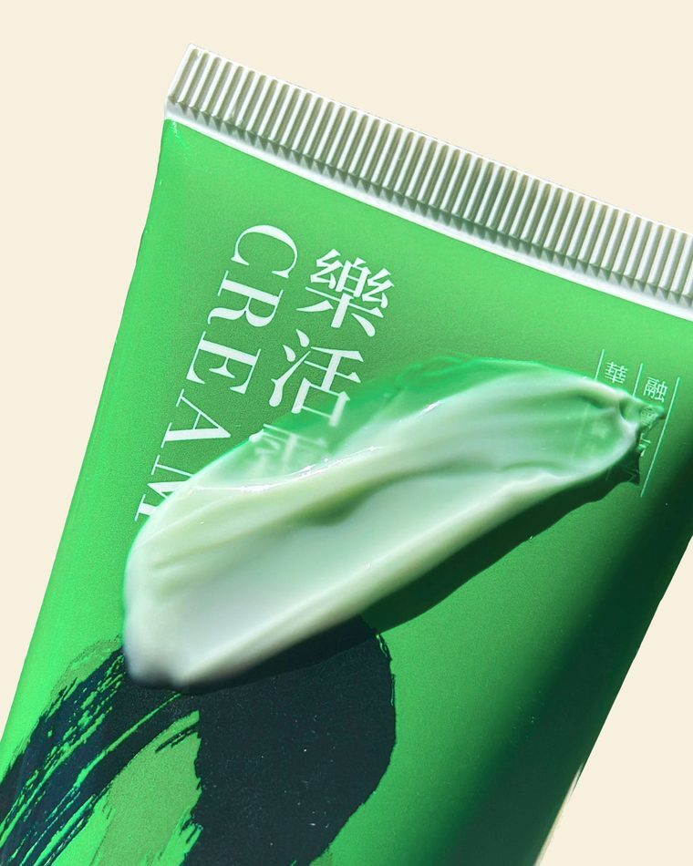 一坨淺綠霜體壓在樂活霜管身上