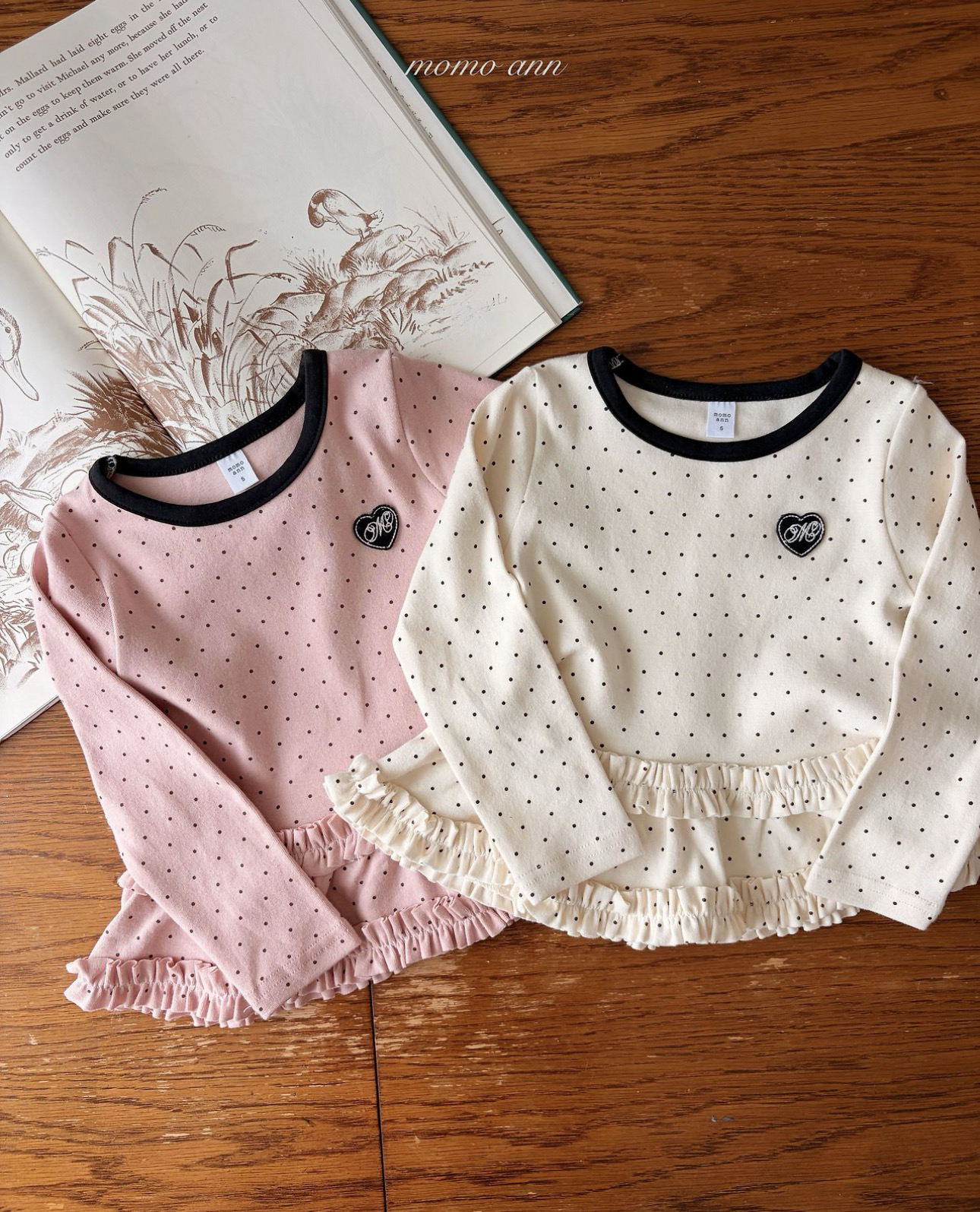 MOMO ANN Tote Frill Tee