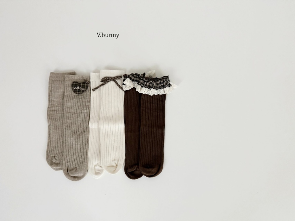 正韓秋Vbunny 咖色系立體愛心蕾絲襪(三入)
