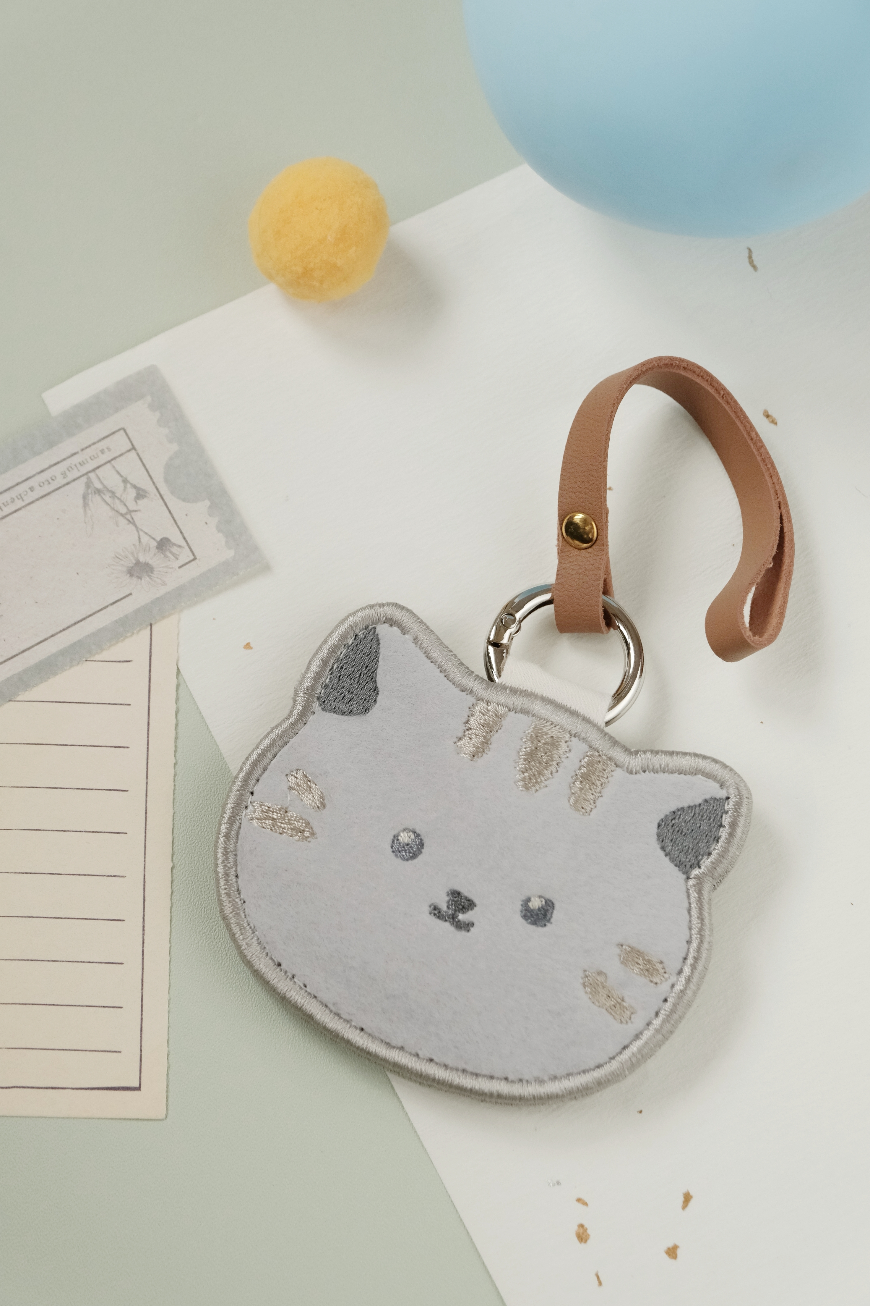Hi Y.P store-刺繡萬用皮飾-獨家設計-灰貓