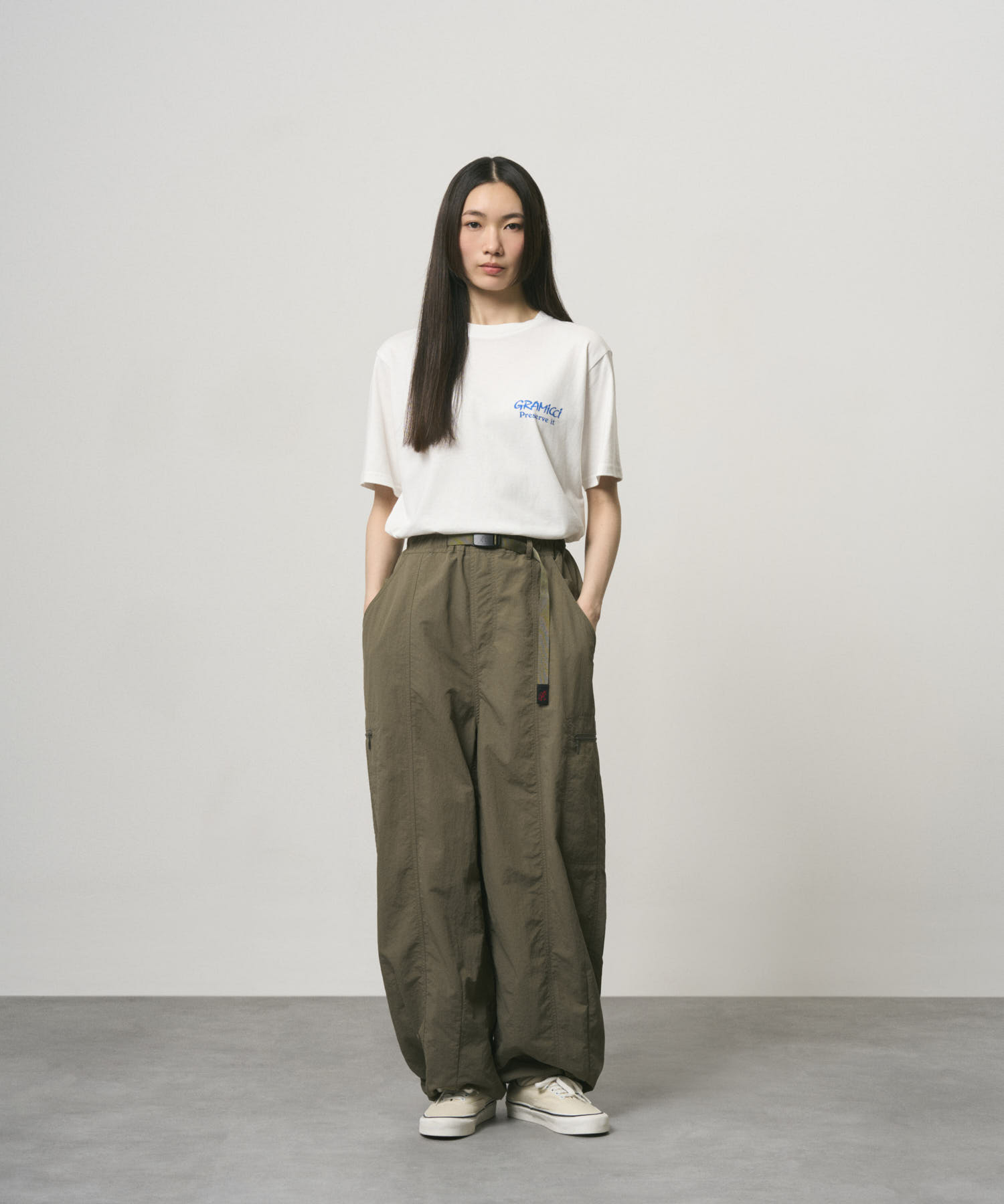 GRAMICCI｜NYLON LOOSE BALLOON PANT "BURNTOLIVE"