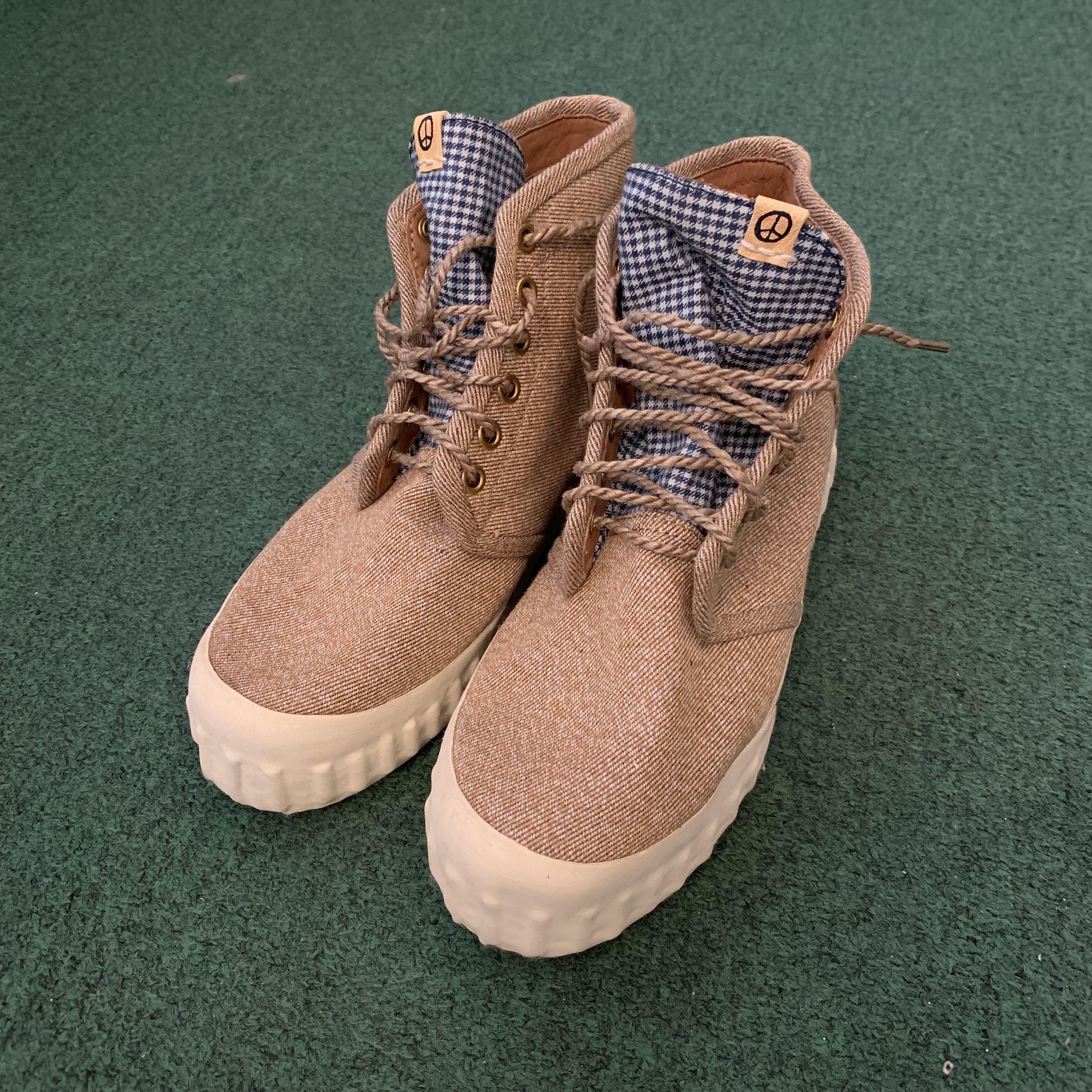 HB SHOP DISPLAY SALE: VISVIM LUDLAM HI-FOLK (PEACE) *NO SHOES BOX - BEIGE SIZE 8 IN STOCK NOW (現貨發售中)