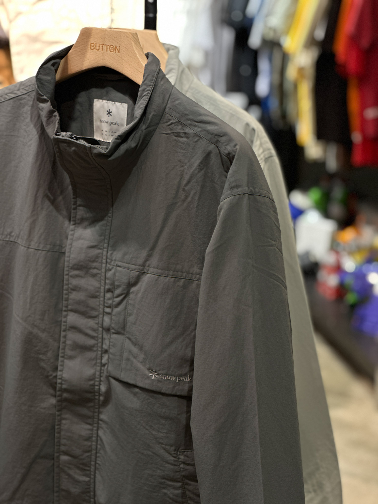 【零碼折扣】Snow Peak Cample Stand Neck Windbreaker 胸前口袋 立領 防風外套 S25SMCWB12
