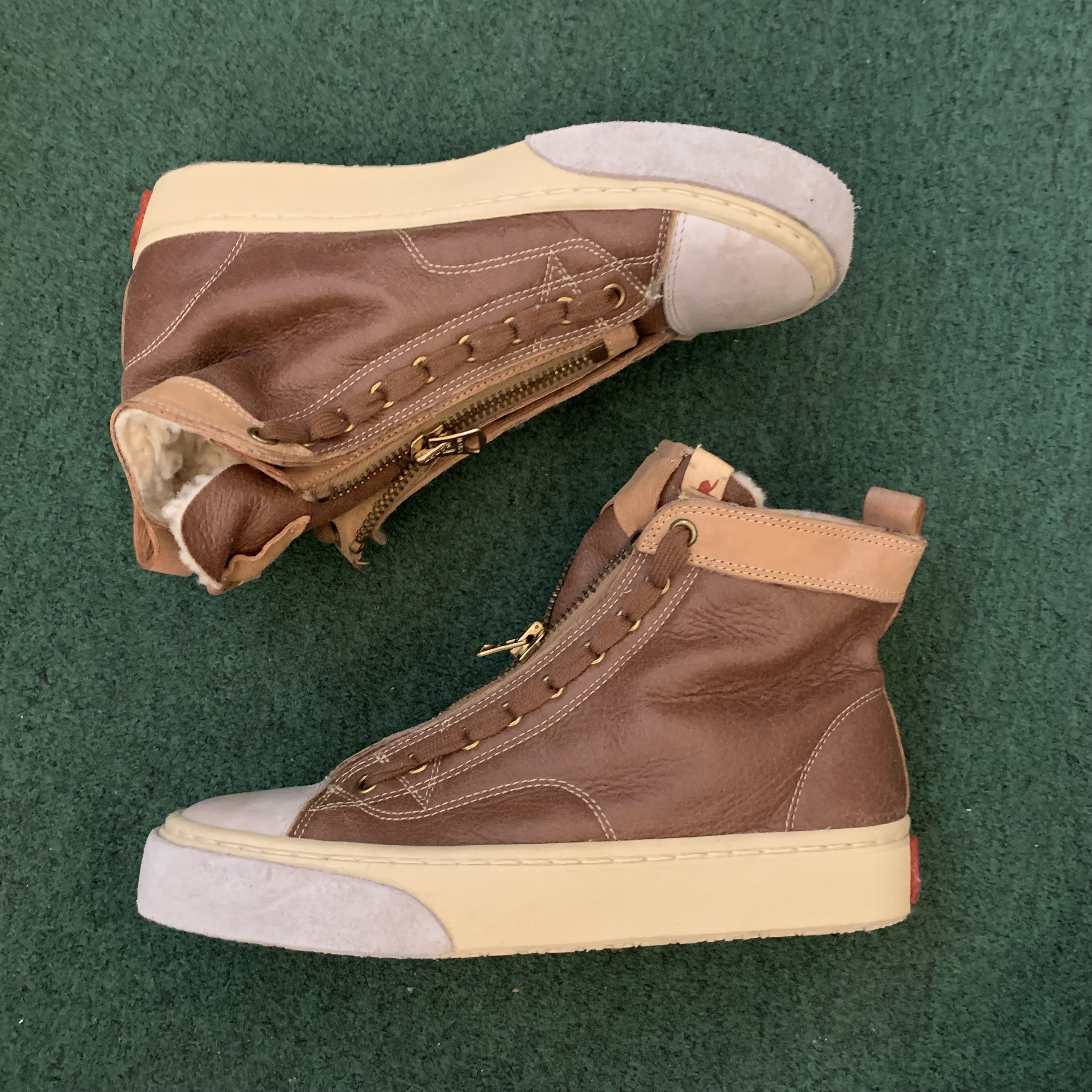 HB SHOP DISPLAY SALE: VISVIM SKAGWAY HI-FOLK (SHEARLING) *NO SHOES BOX - BROWN SIZE 8 IN STOCK NOW (現貨發售中)