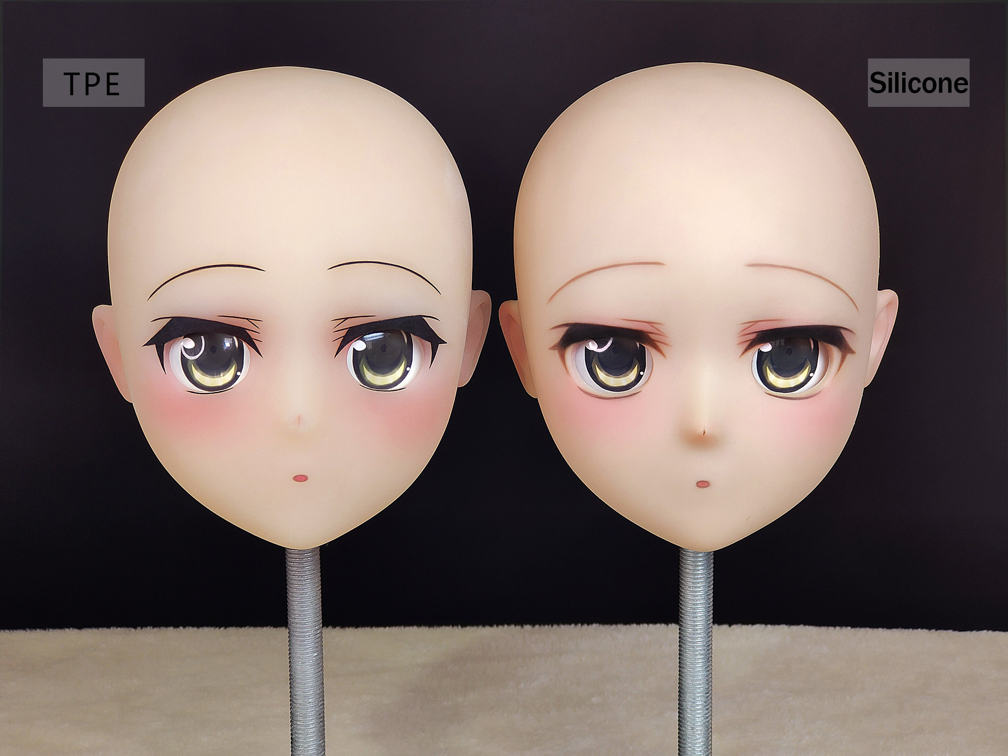 AotumeDoll Makeup Display Image