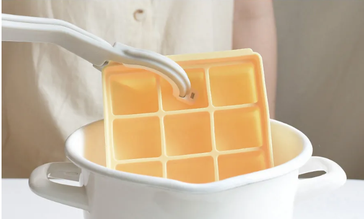 【Baby & I】Korea Silicone Baby Food Jelly Cube Storage (12 Cubes) [Mustard]