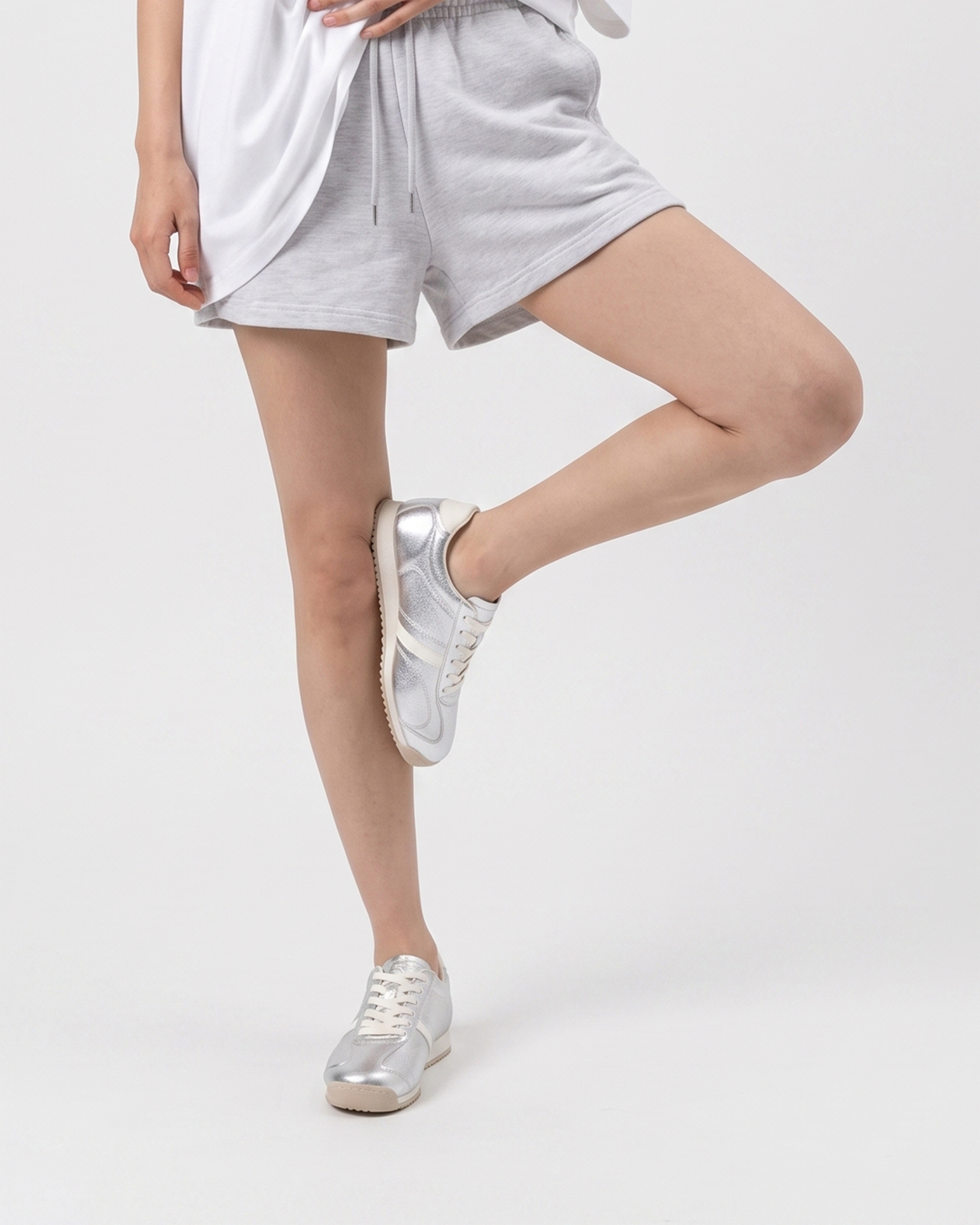 Stripe Trainer 真皮素面休閒鞋