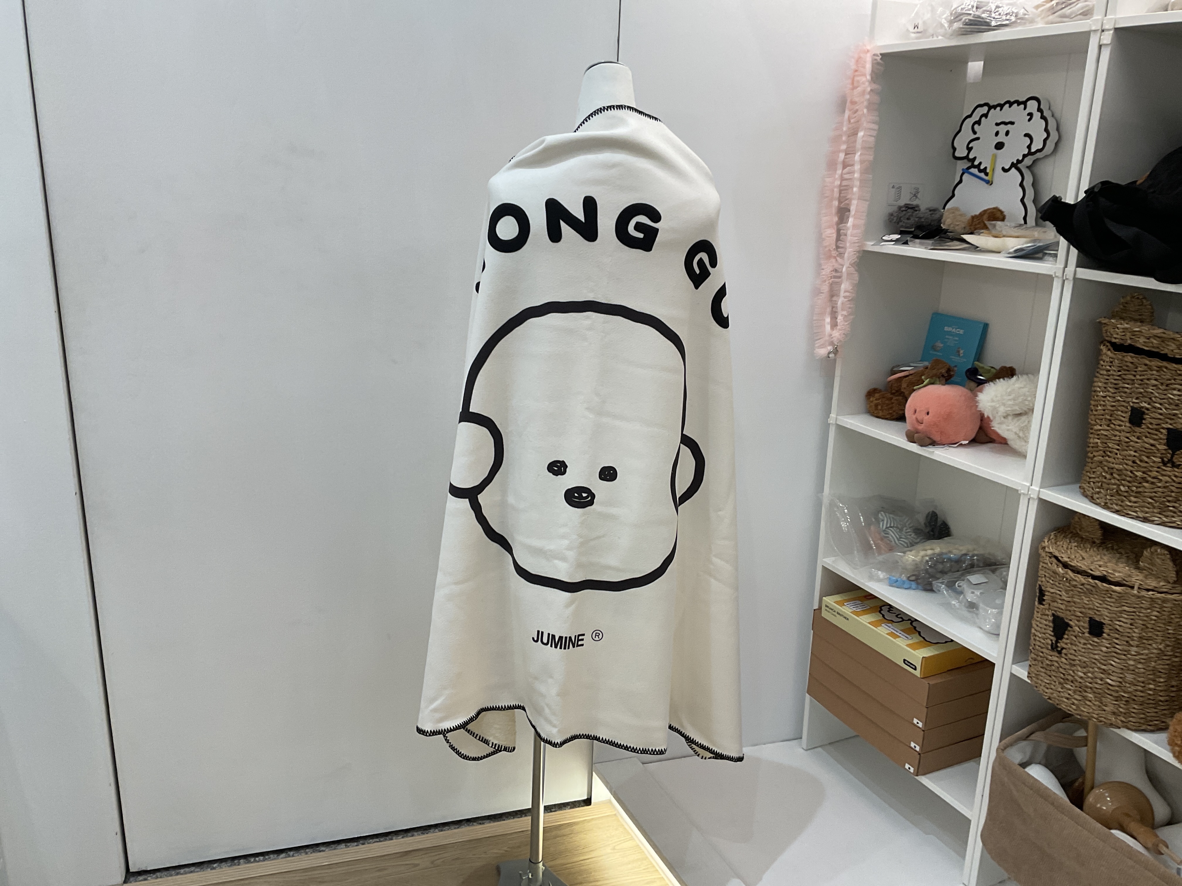 比熊家現貨-大Logo披肩