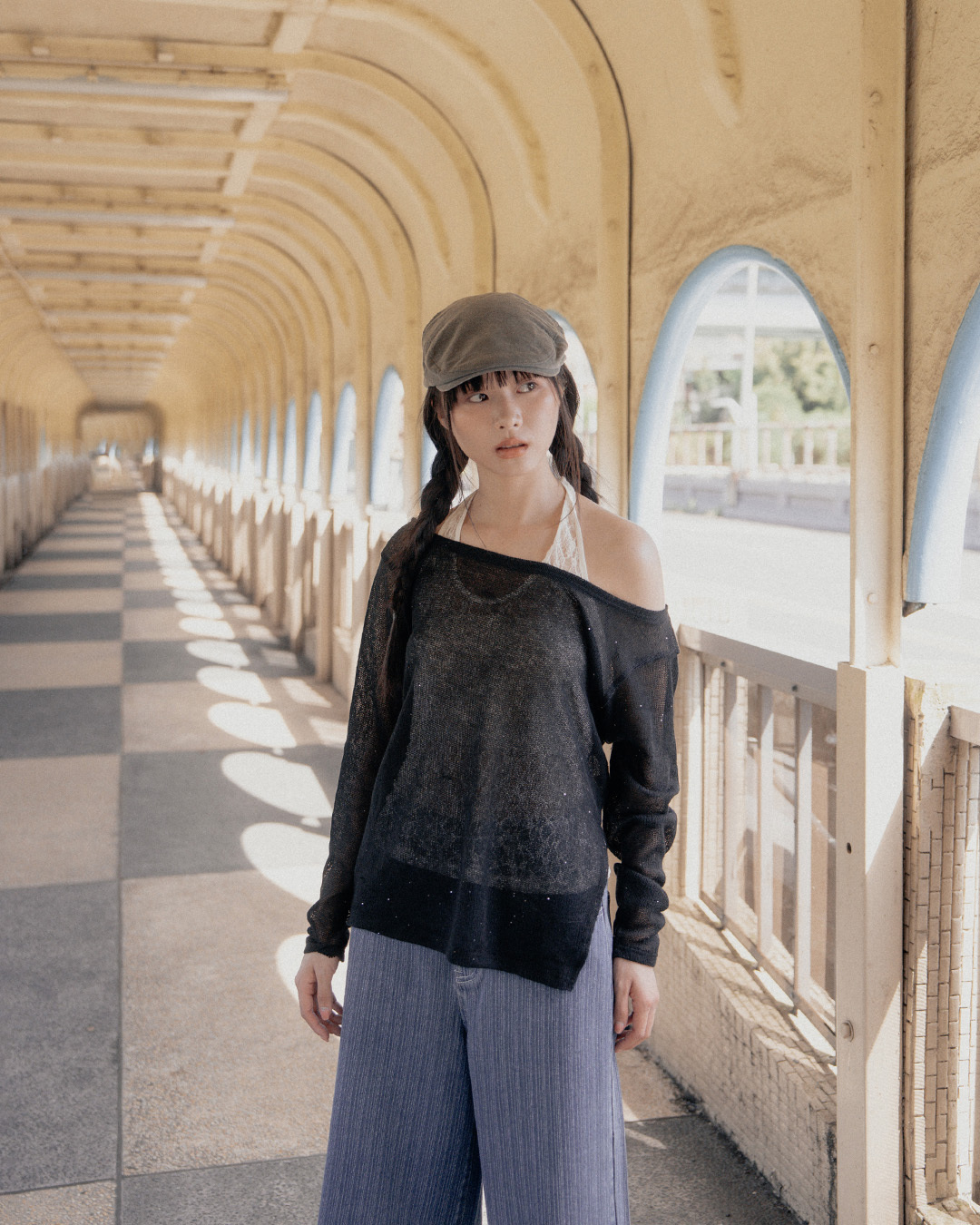 Sheer sequined wide-neck side-slit knit top, available in two colors.【01013534】in stock+pre-order