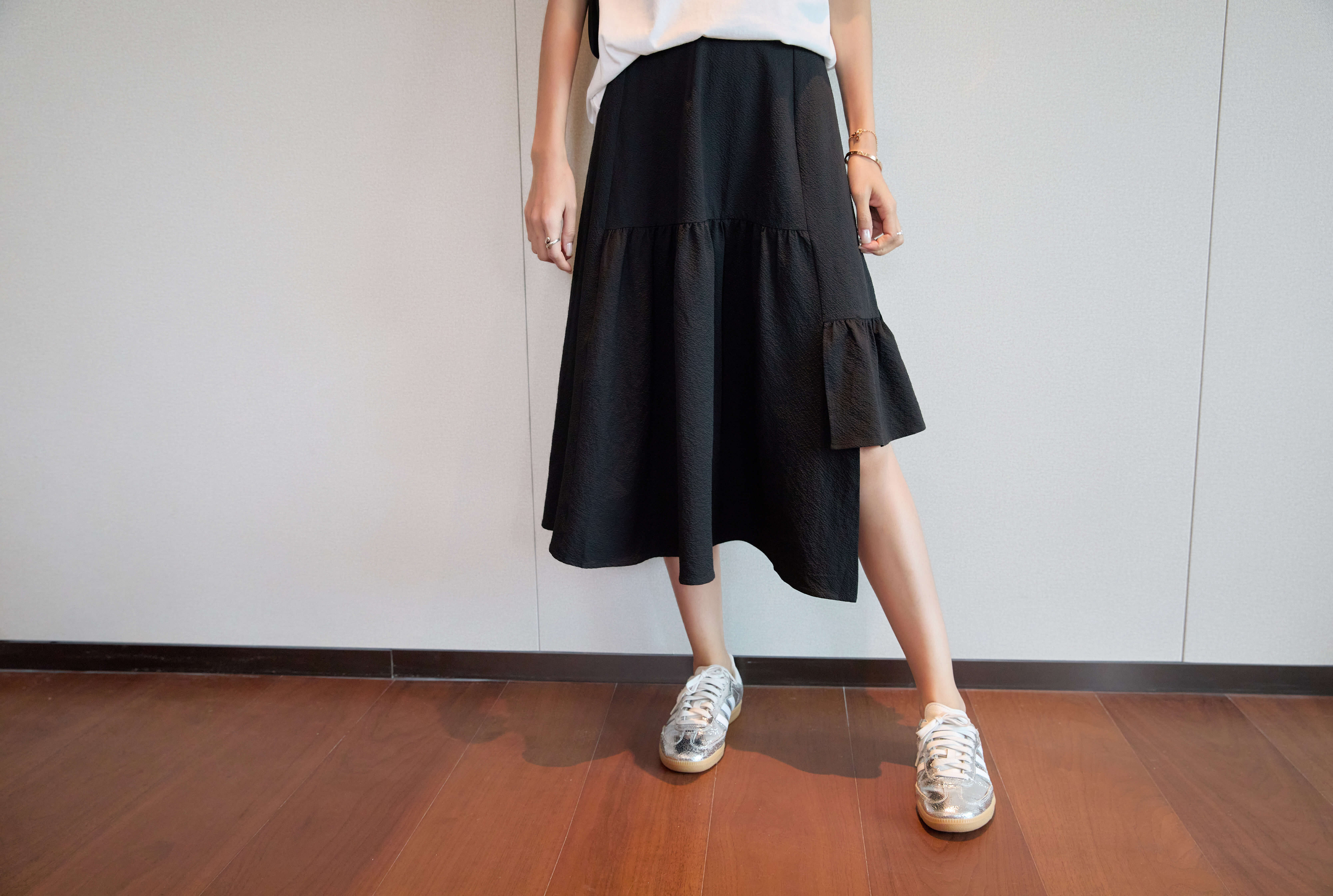 Asymmetric Hem Lightweight Midi Skirt_SK268L04