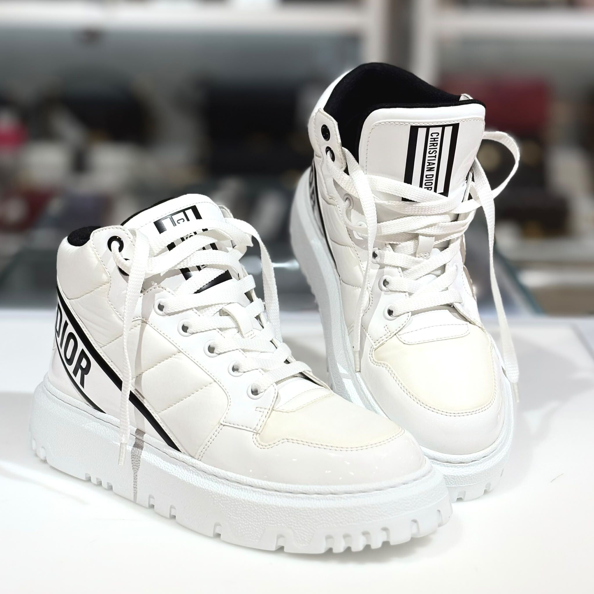 低於4折!!! 全新DIOR 高筒運動鞋, 37碼, Christian Dior D-Player, 白色字母LOGO, #BRAND NEW #香榭站正品