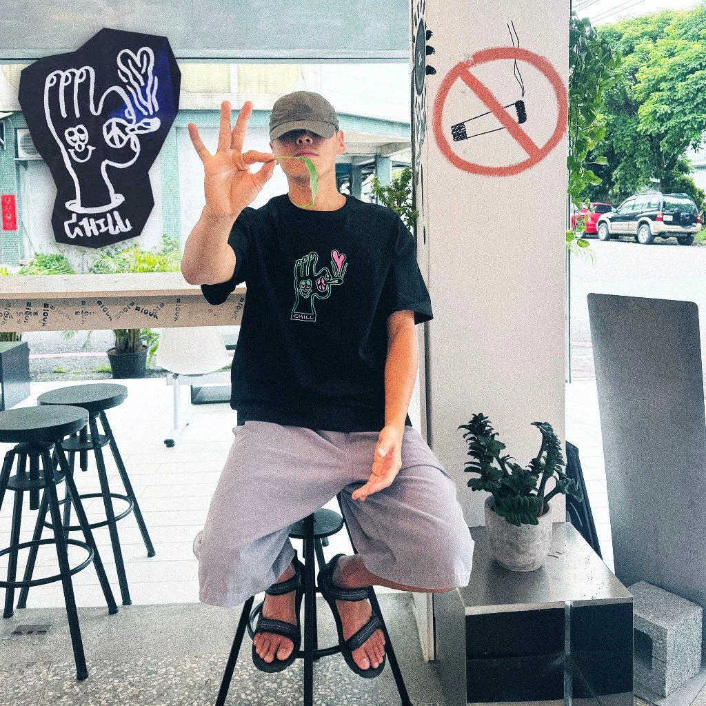 SIGHT Clothing｜Chill For Love & Peace Tee (Black)
